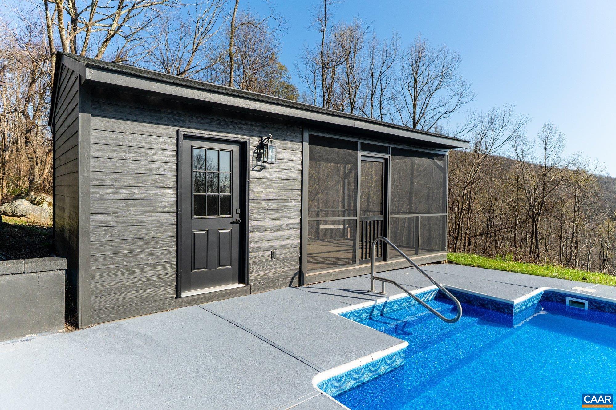 332 WOODCOCK WAY