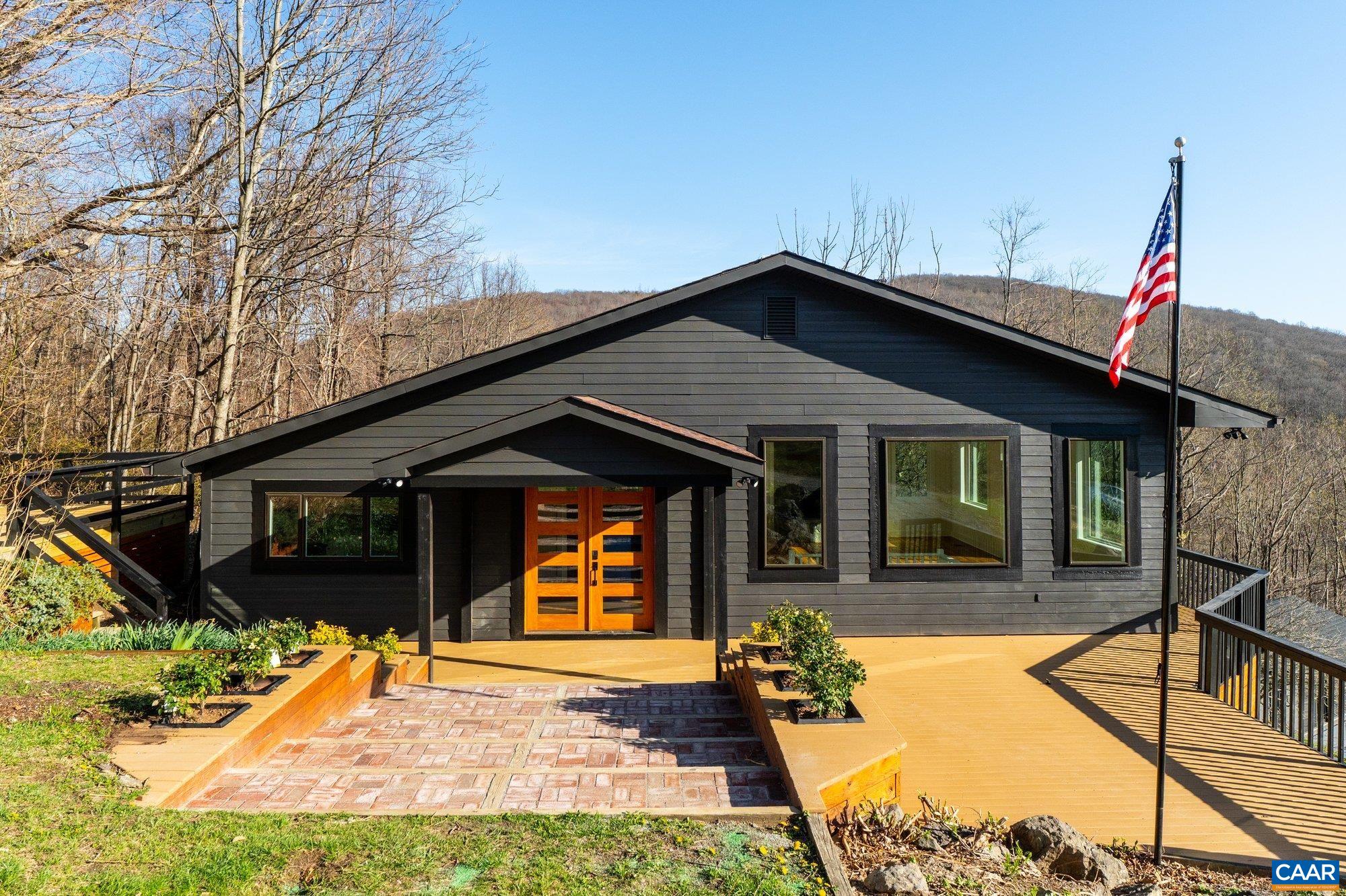 332 WOODCOCK WAY