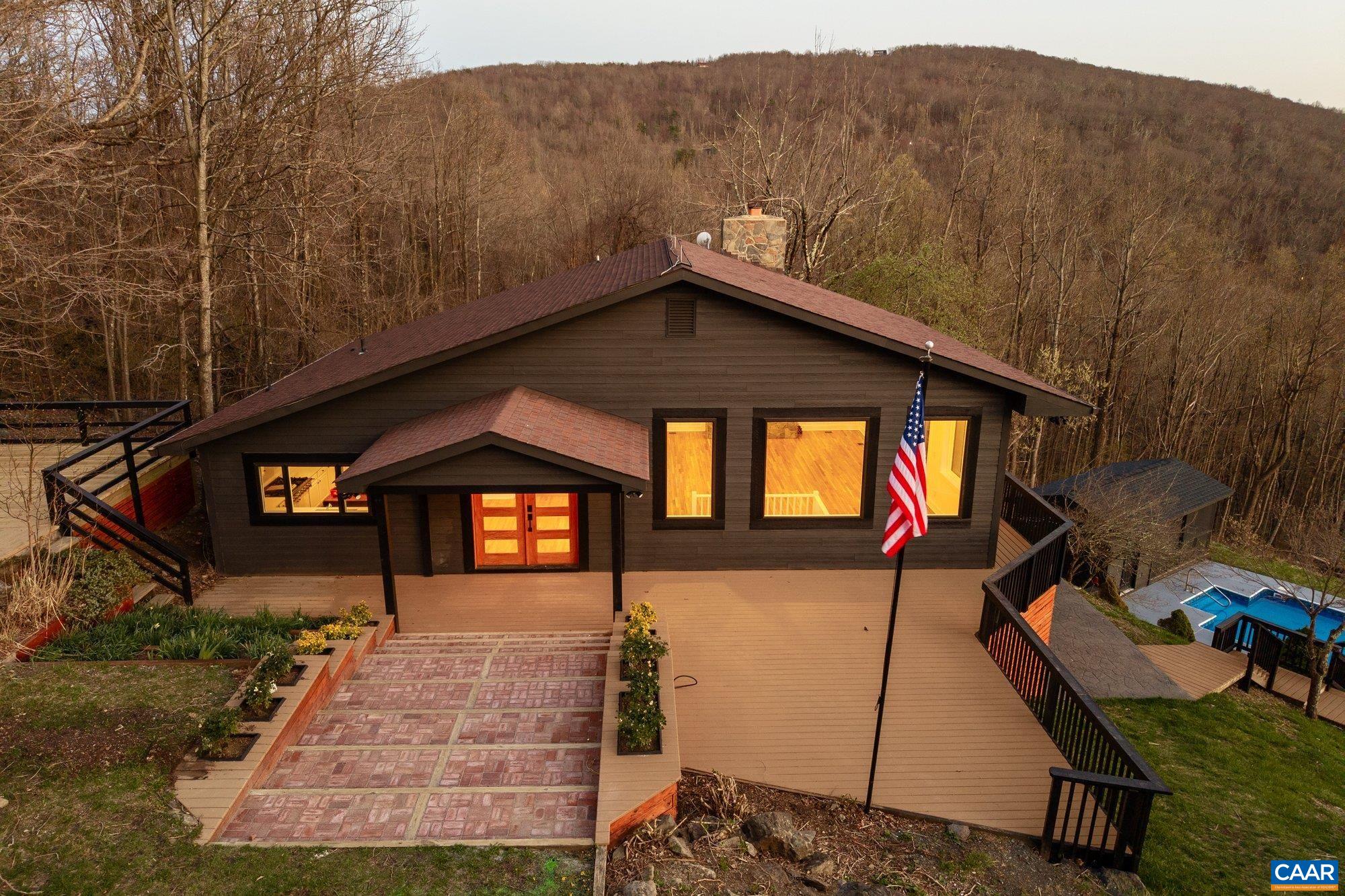 332 WOODCOCK WAY