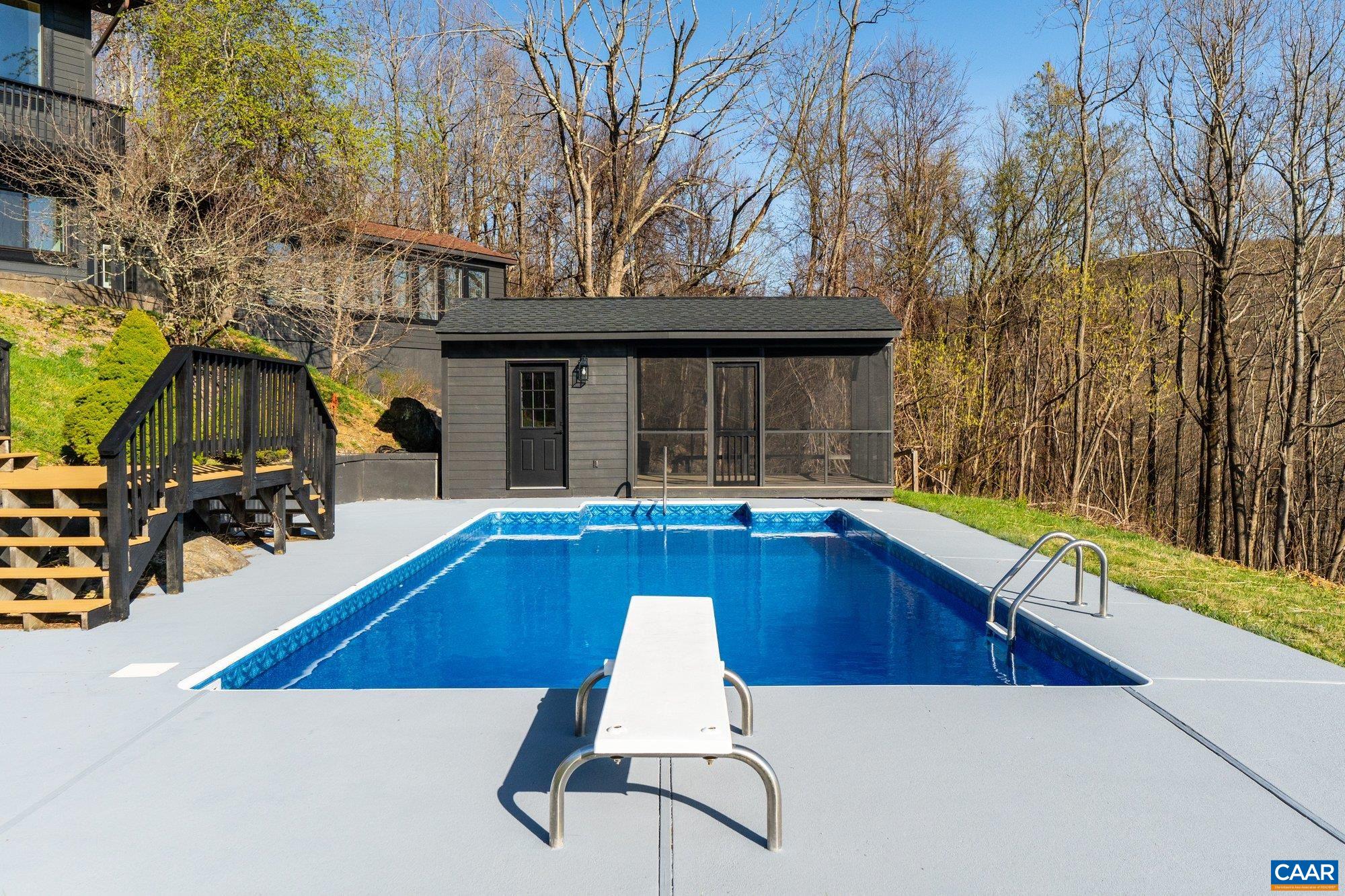 332 WOODCOCK WAY