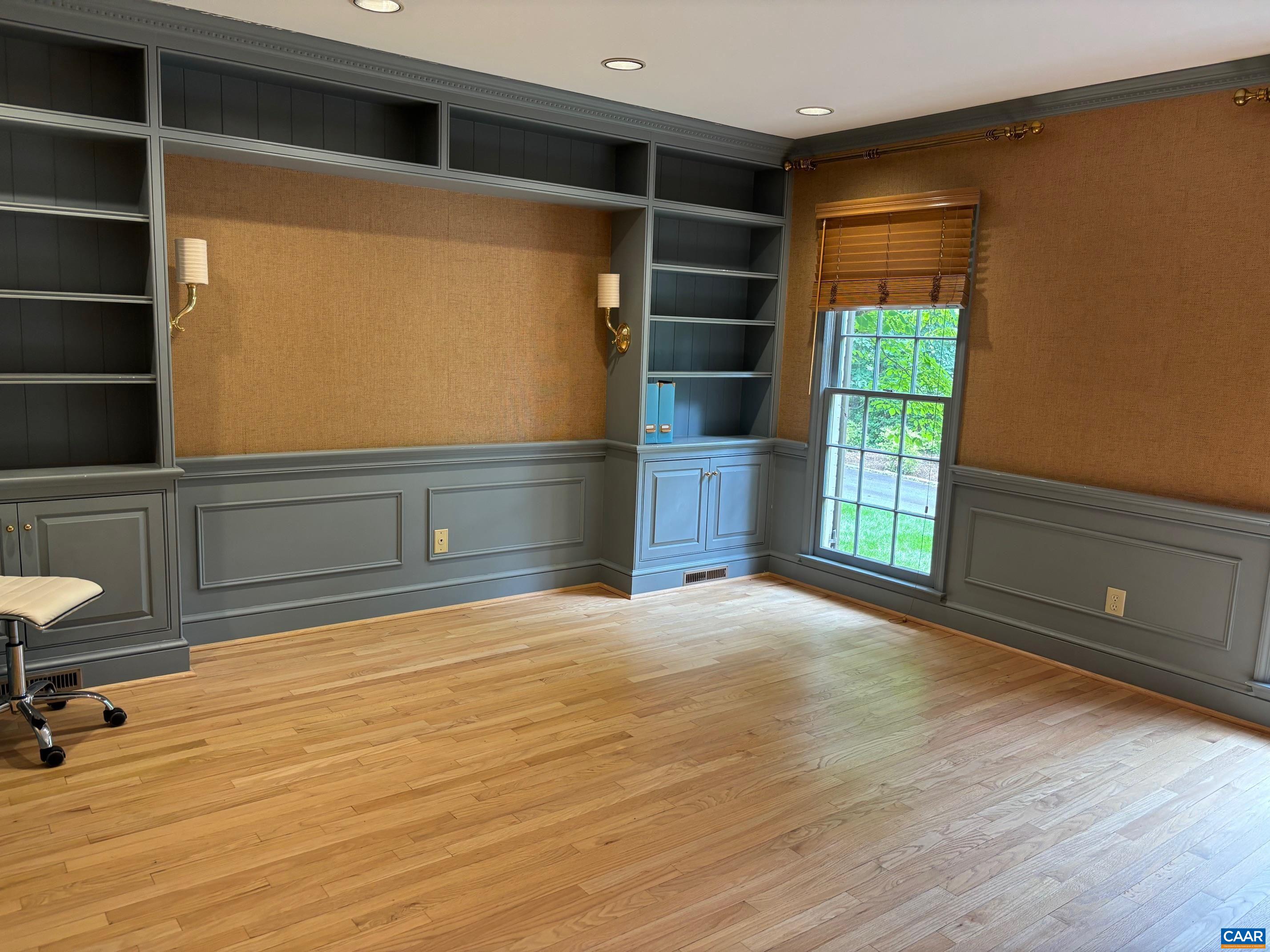 1125 OLD GARTH RD