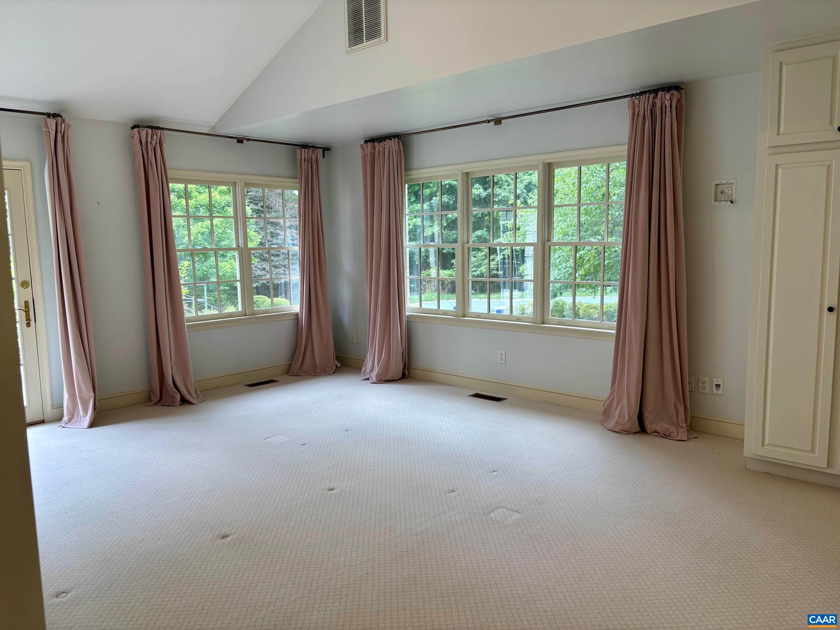 1125 OLD GARTH RD