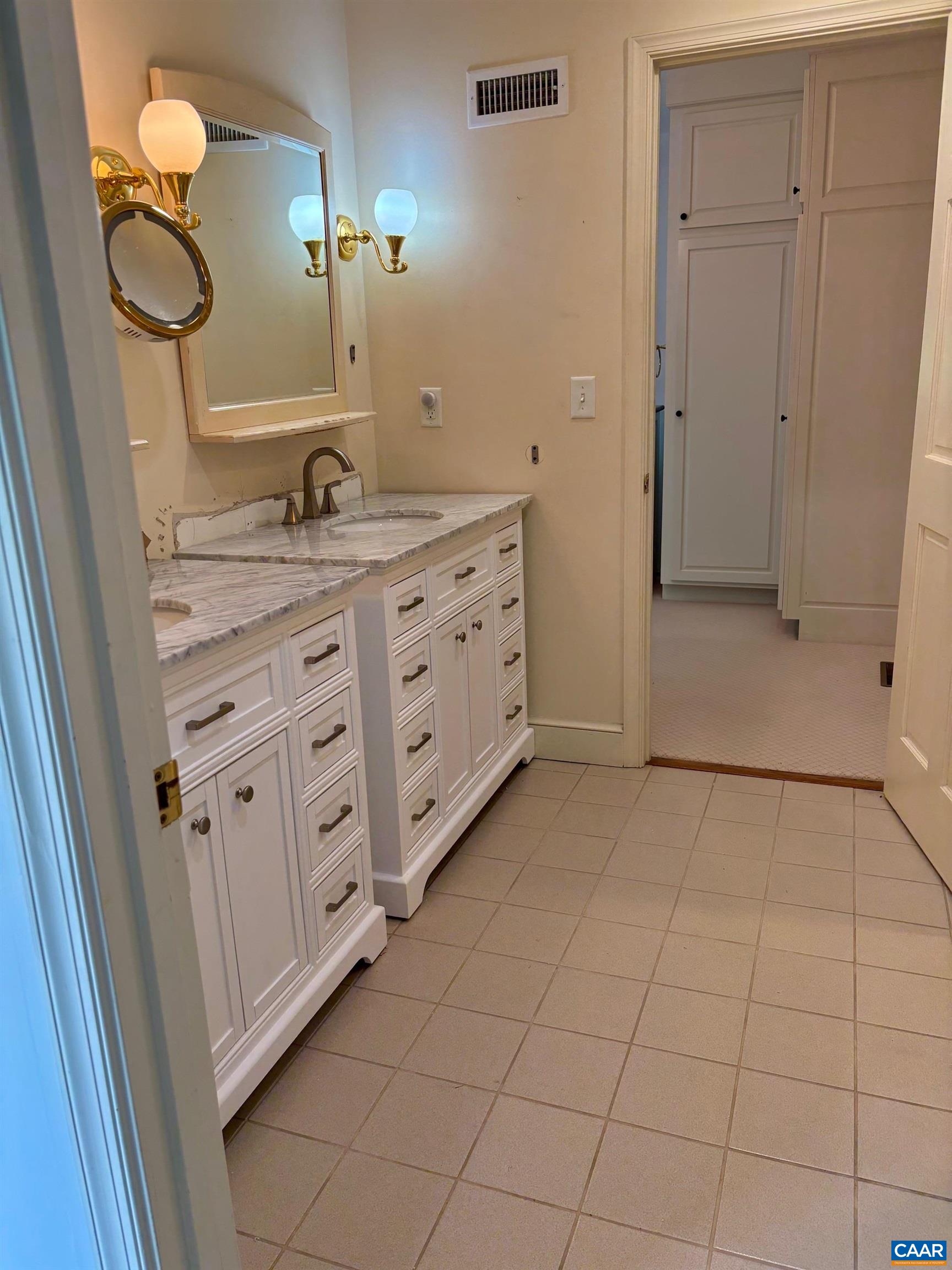 1125 OLD GARTH RD