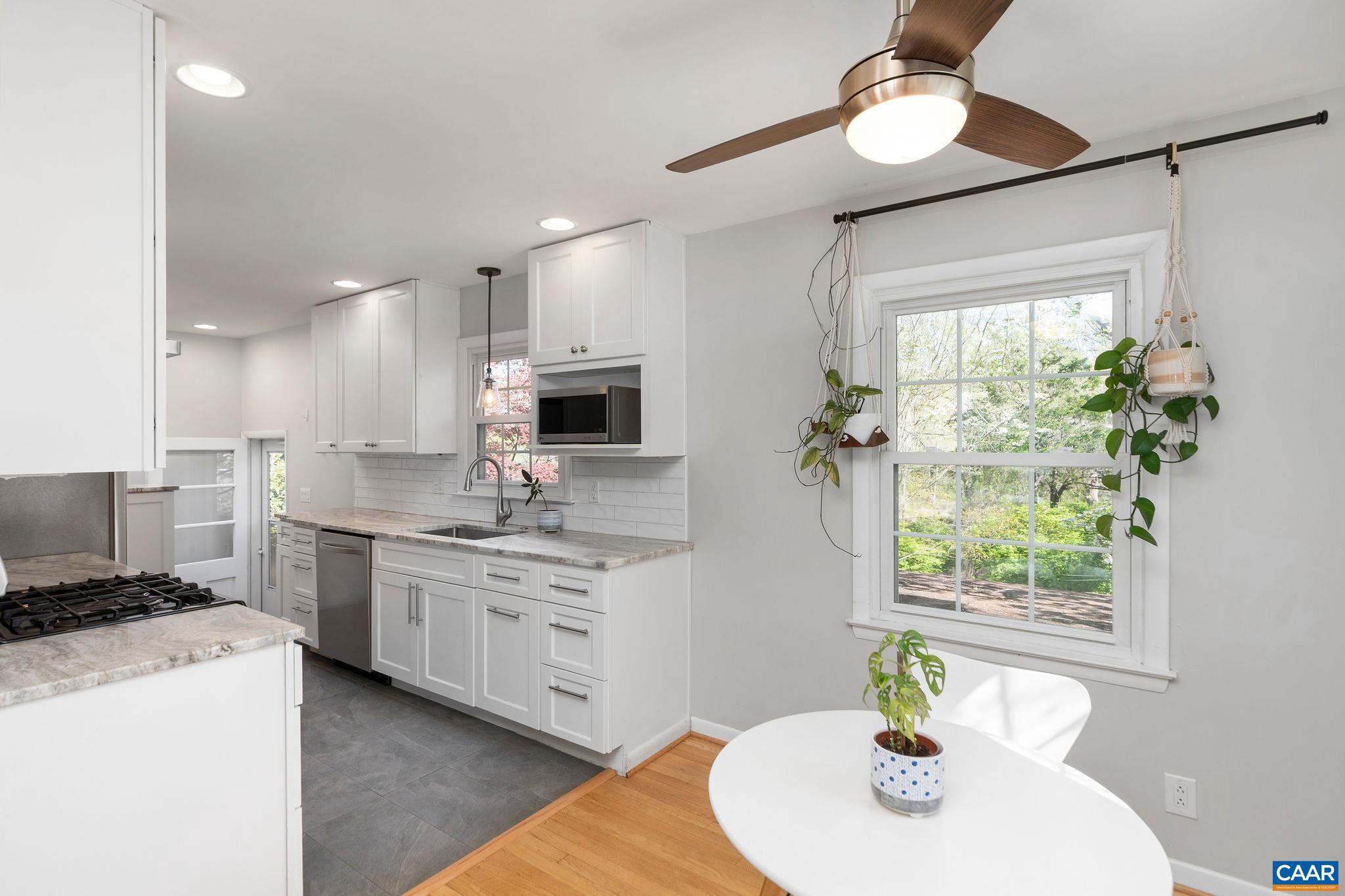1116 HOLMES AVE