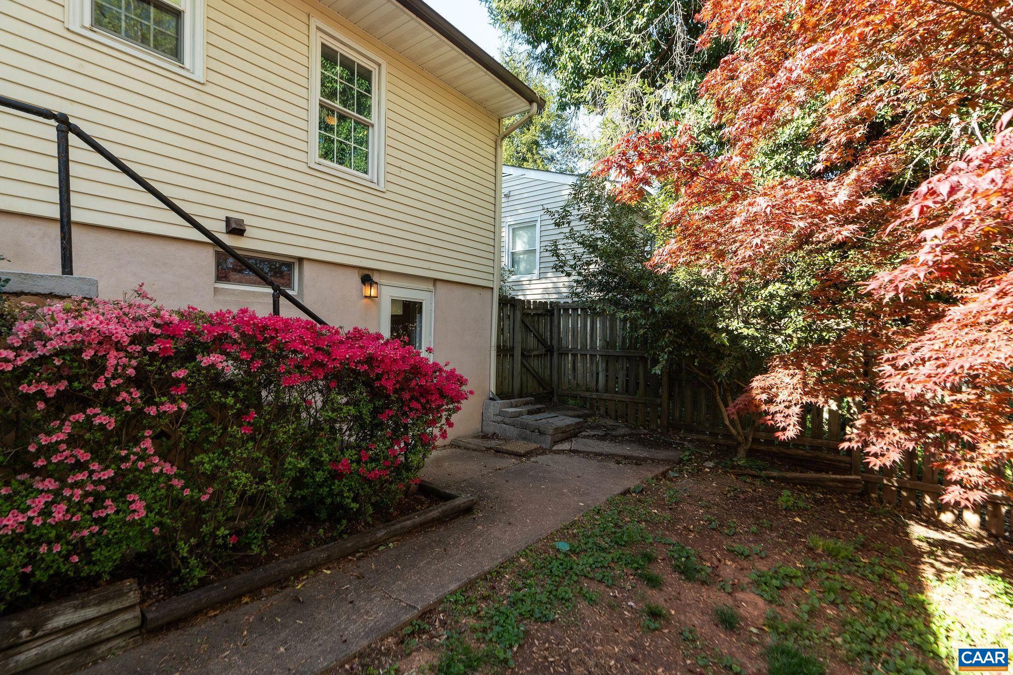 1116 HOLMES AVE