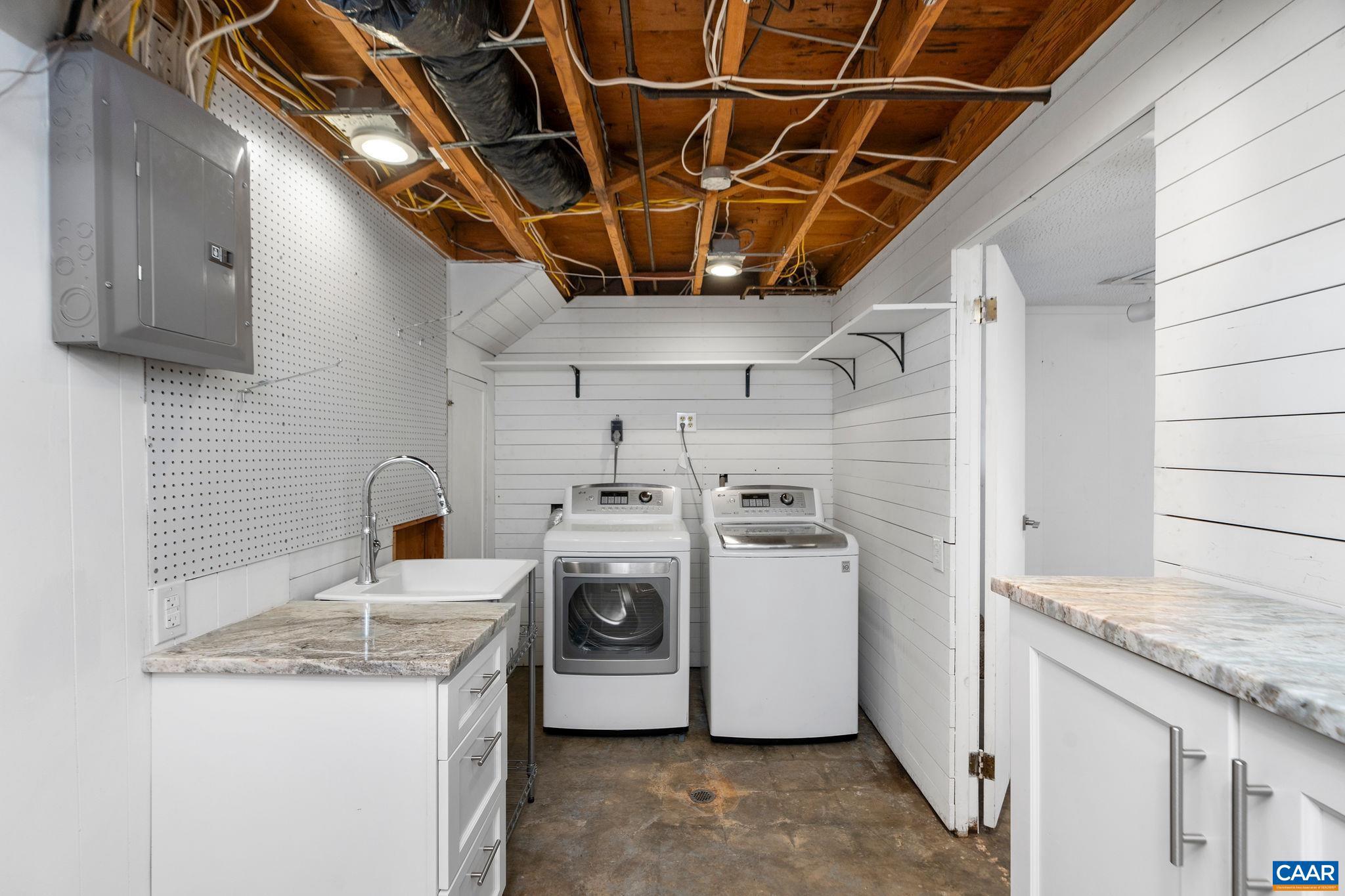 1116 HOLMES AVE