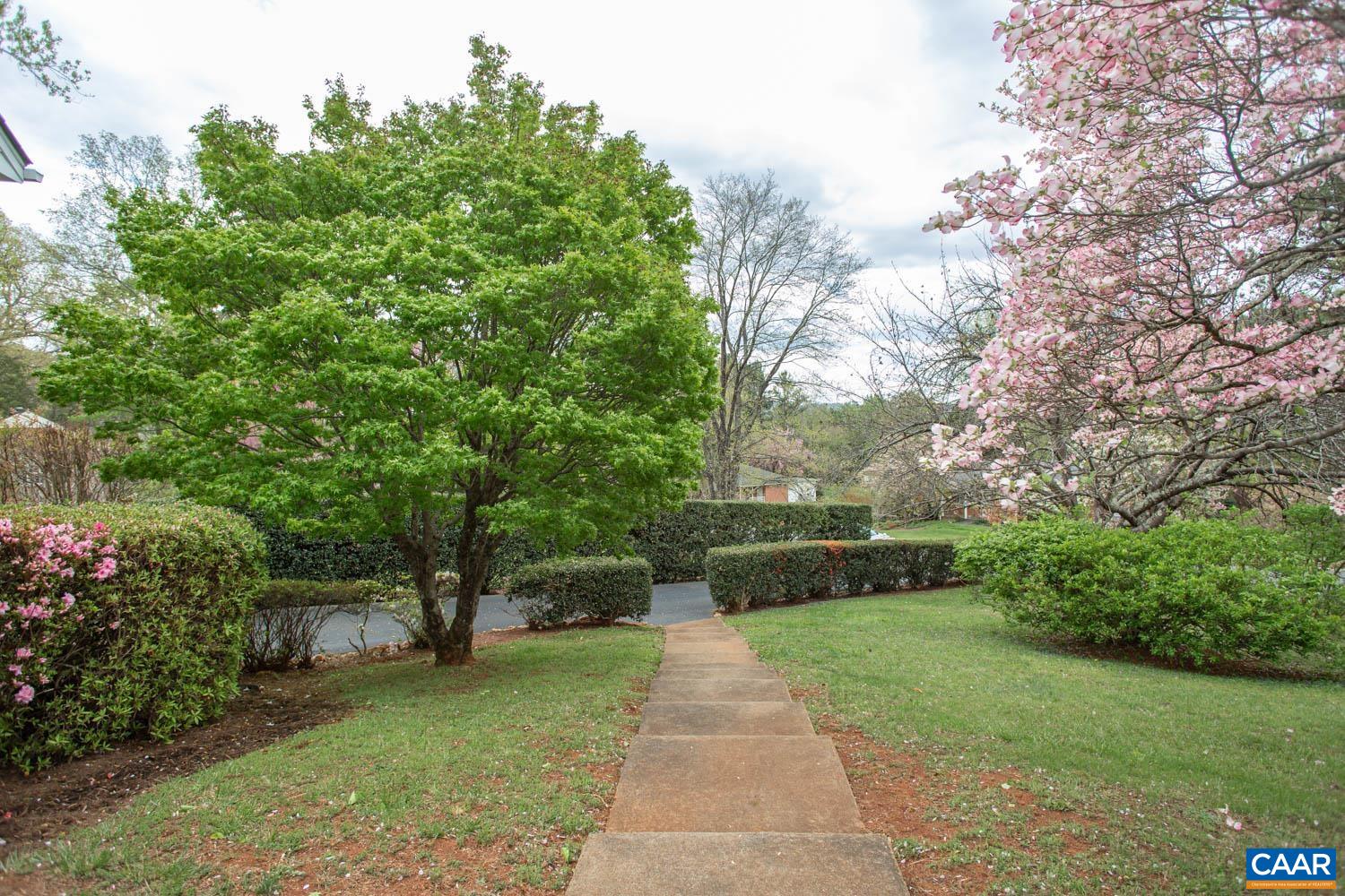 2750 MERIWETHER DR