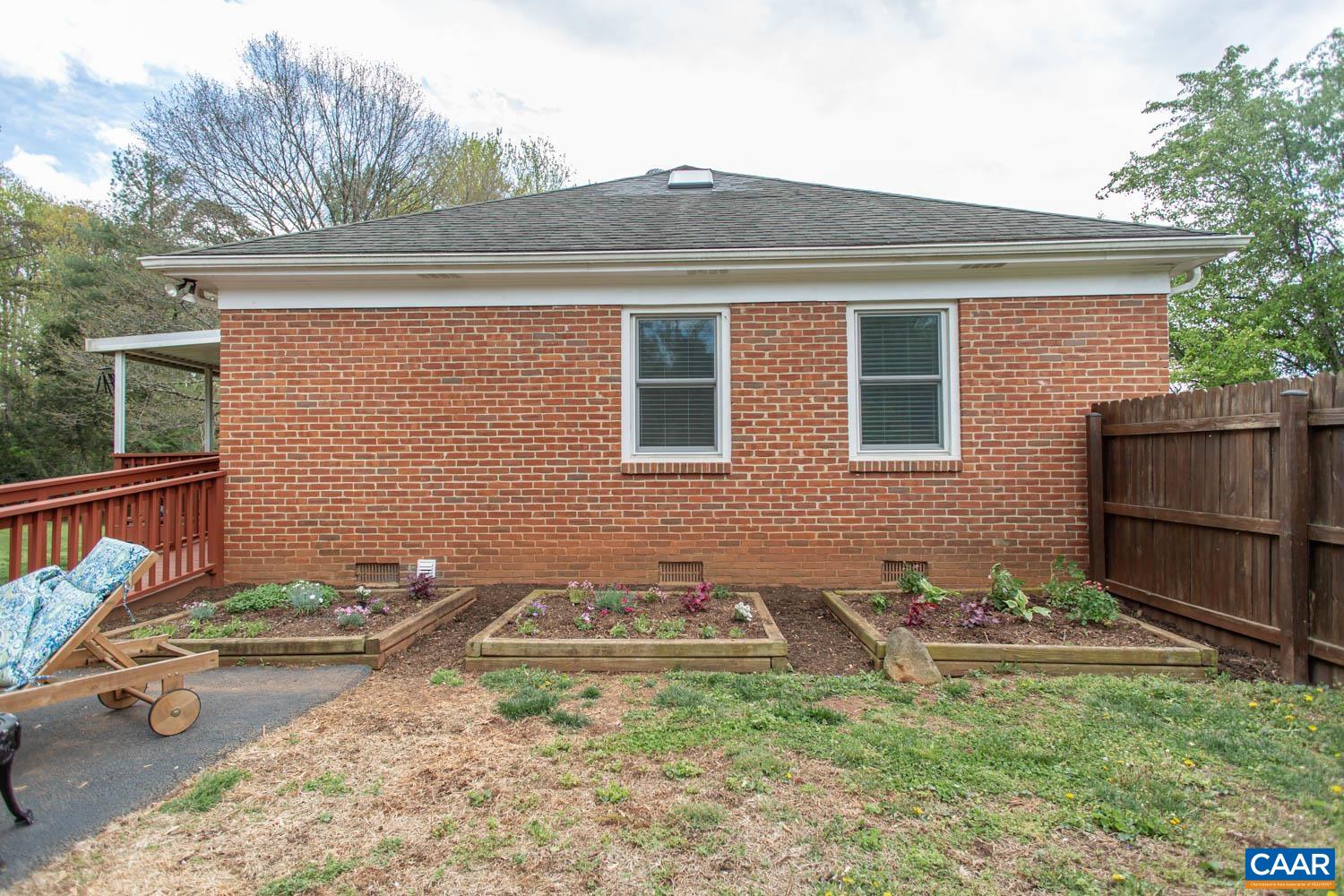 2750 MERIWETHER DR