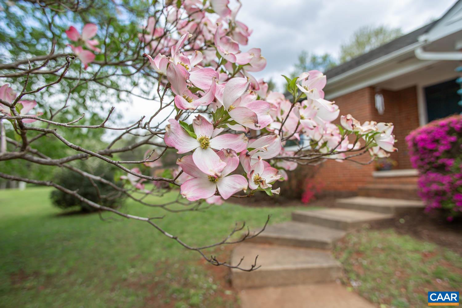 2750 MERIWETHER DR