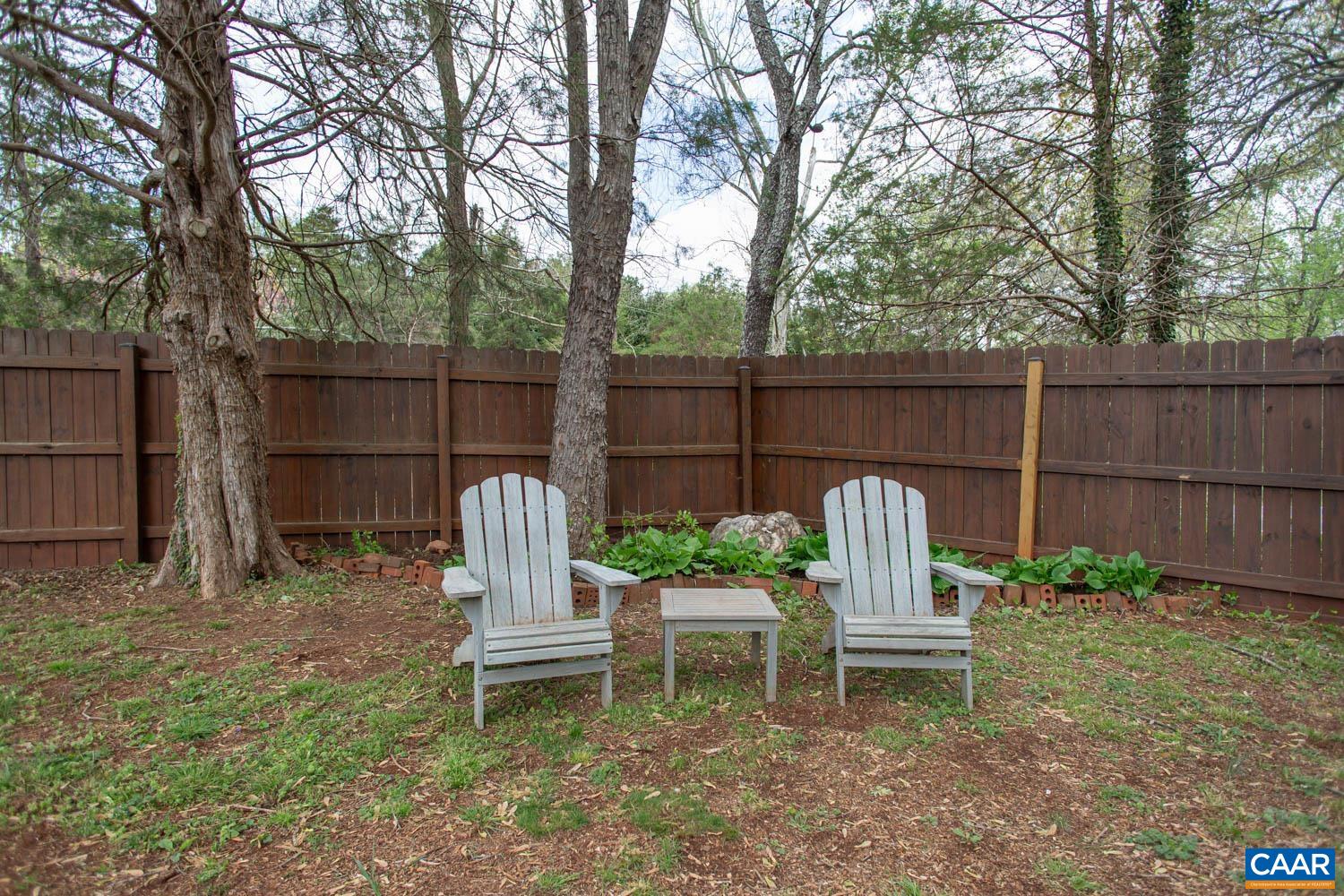 2750 MERIWETHER DR