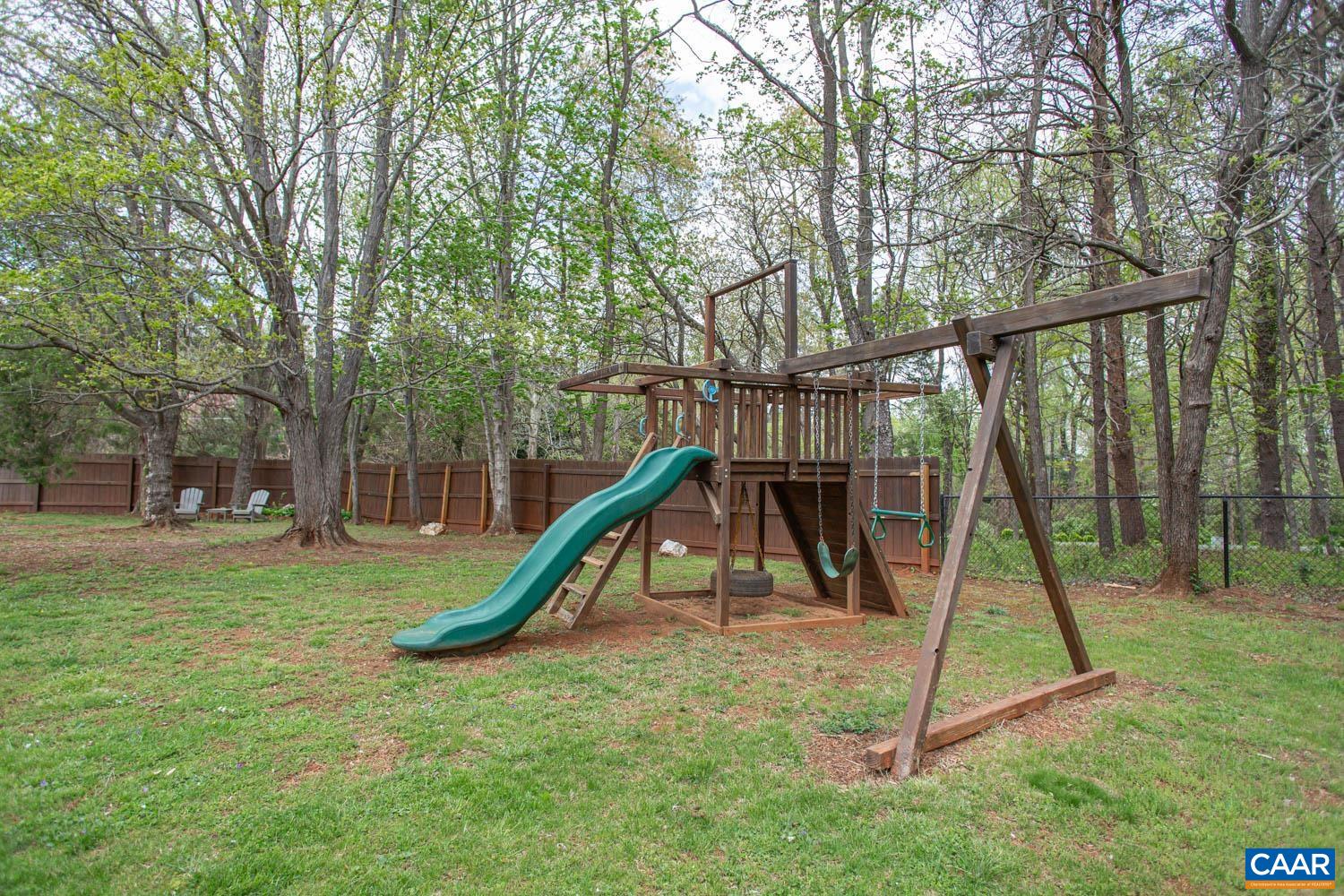 2750 MERIWETHER DR