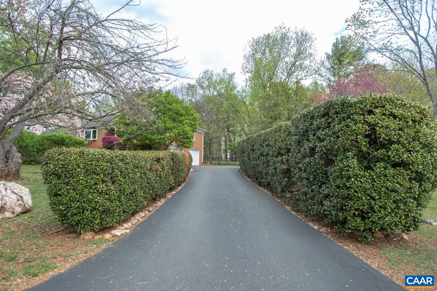 2750 MERIWETHER DR