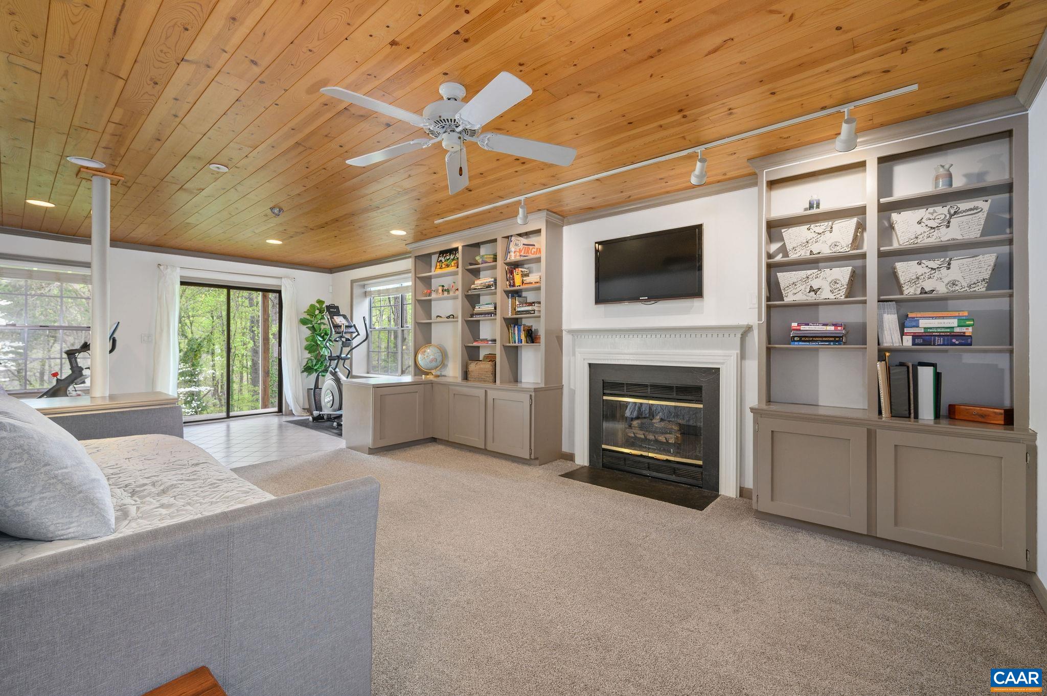 1475 WILLOW LAKE DR