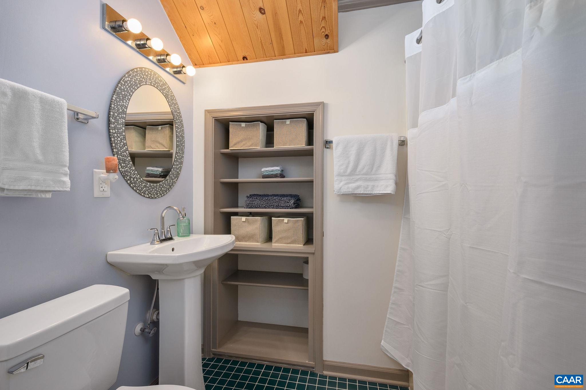 1475 WILLOW LAKE DR