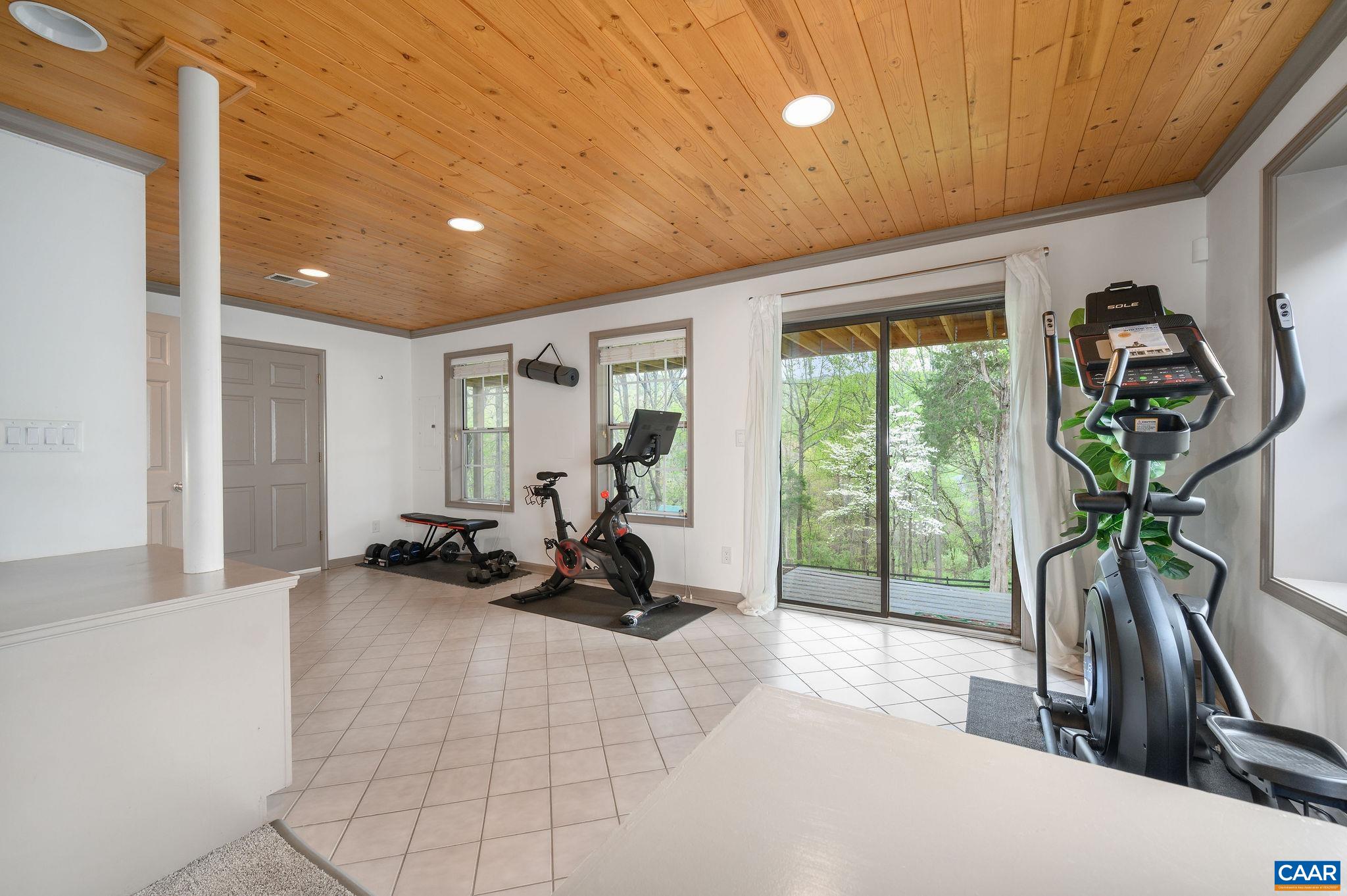 1475 WILLOW LAKE DR