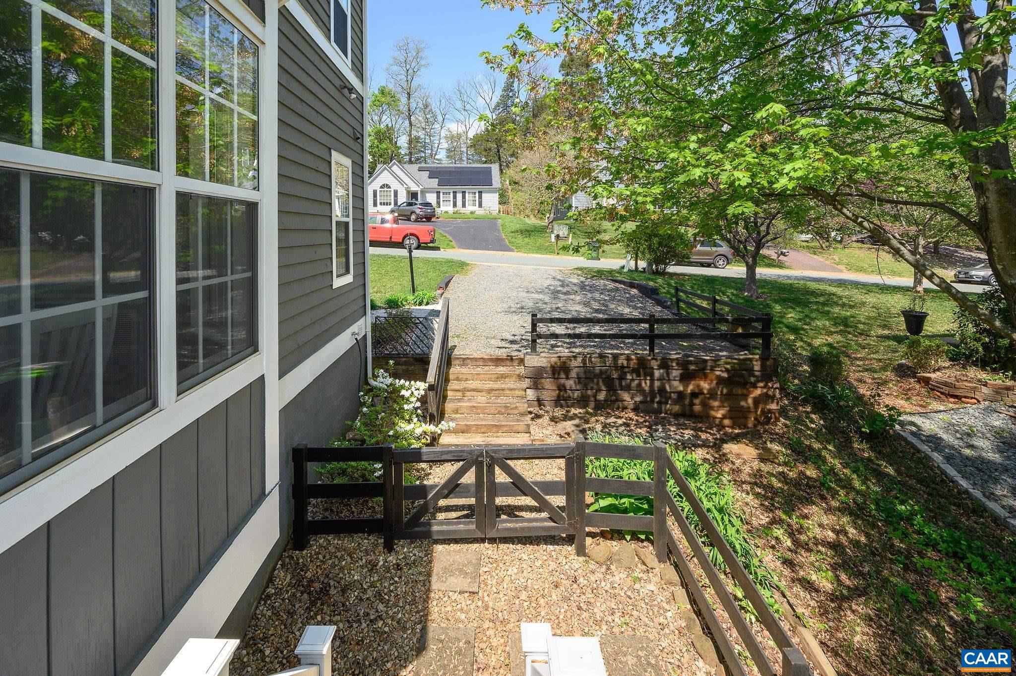1475 WILLOW LAKE DR