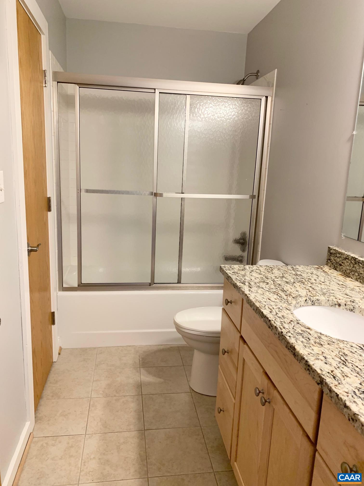 1013 LINDEN AVE Unit: P