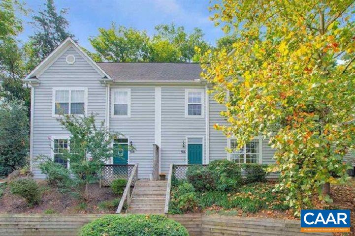 916 LOCUST LN