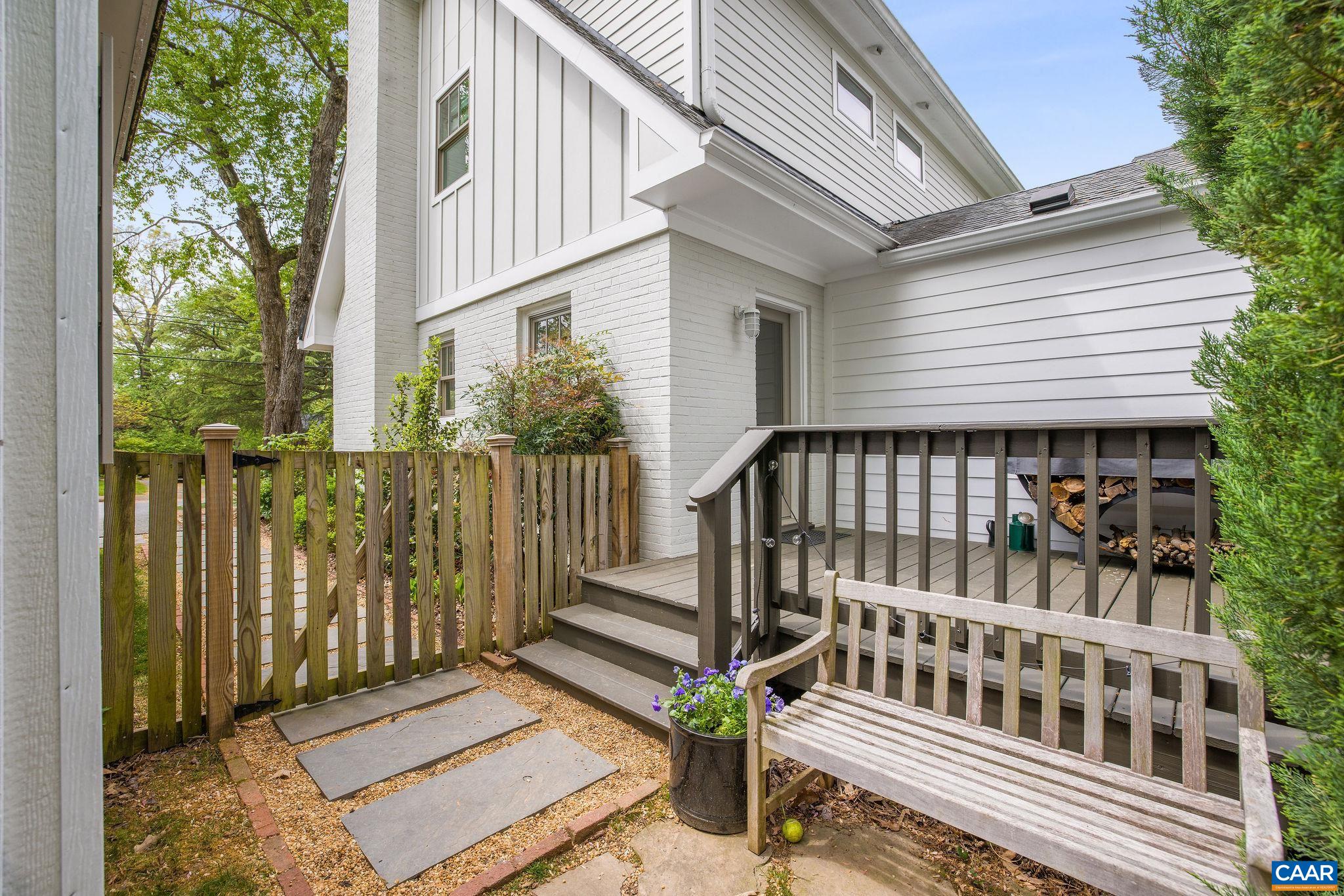 1433 WESTWOOD RD