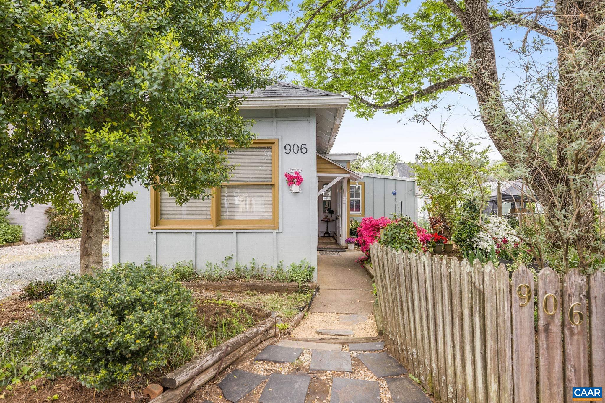 906 AVON ST