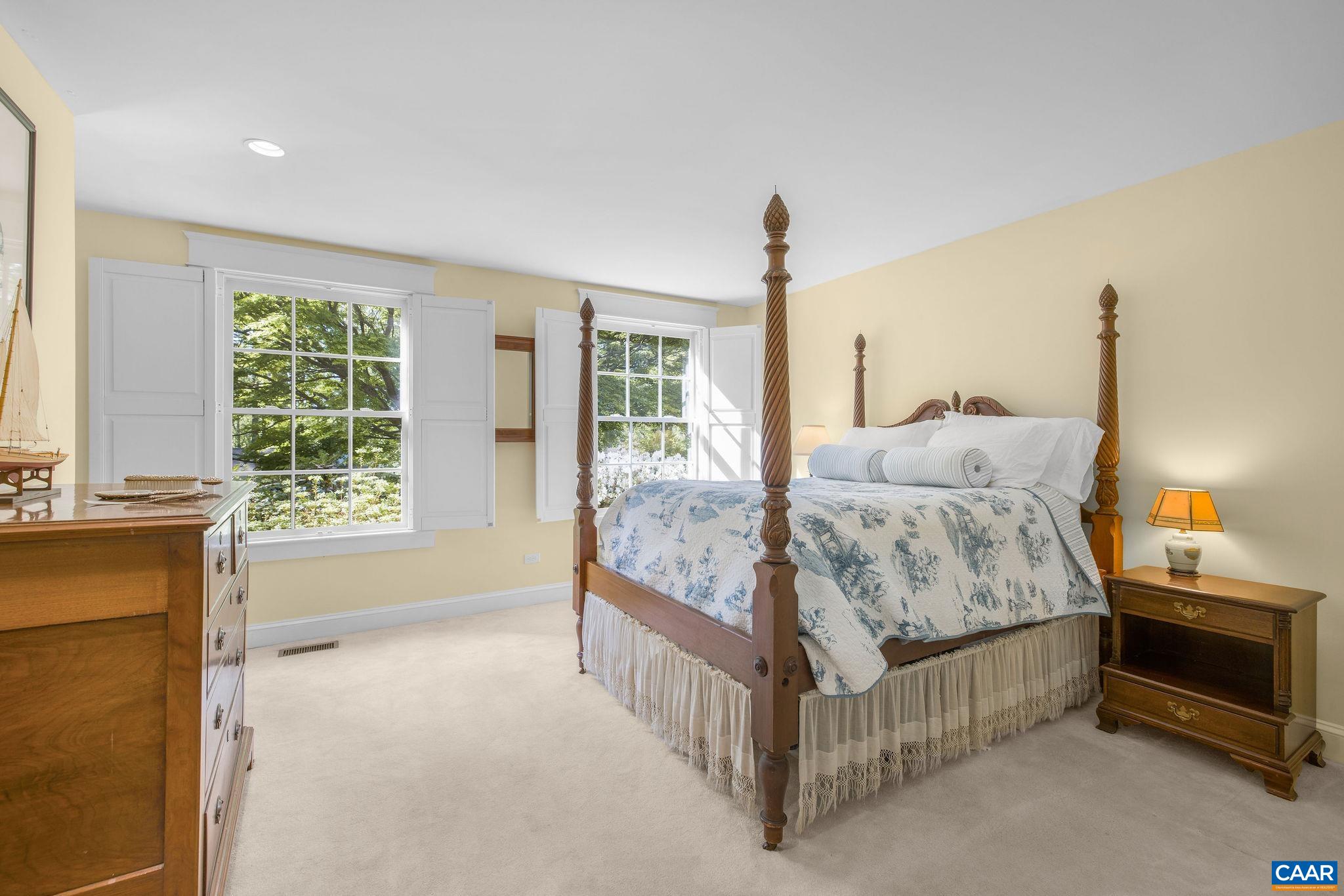 2616 JEFFERSON PARK CIR