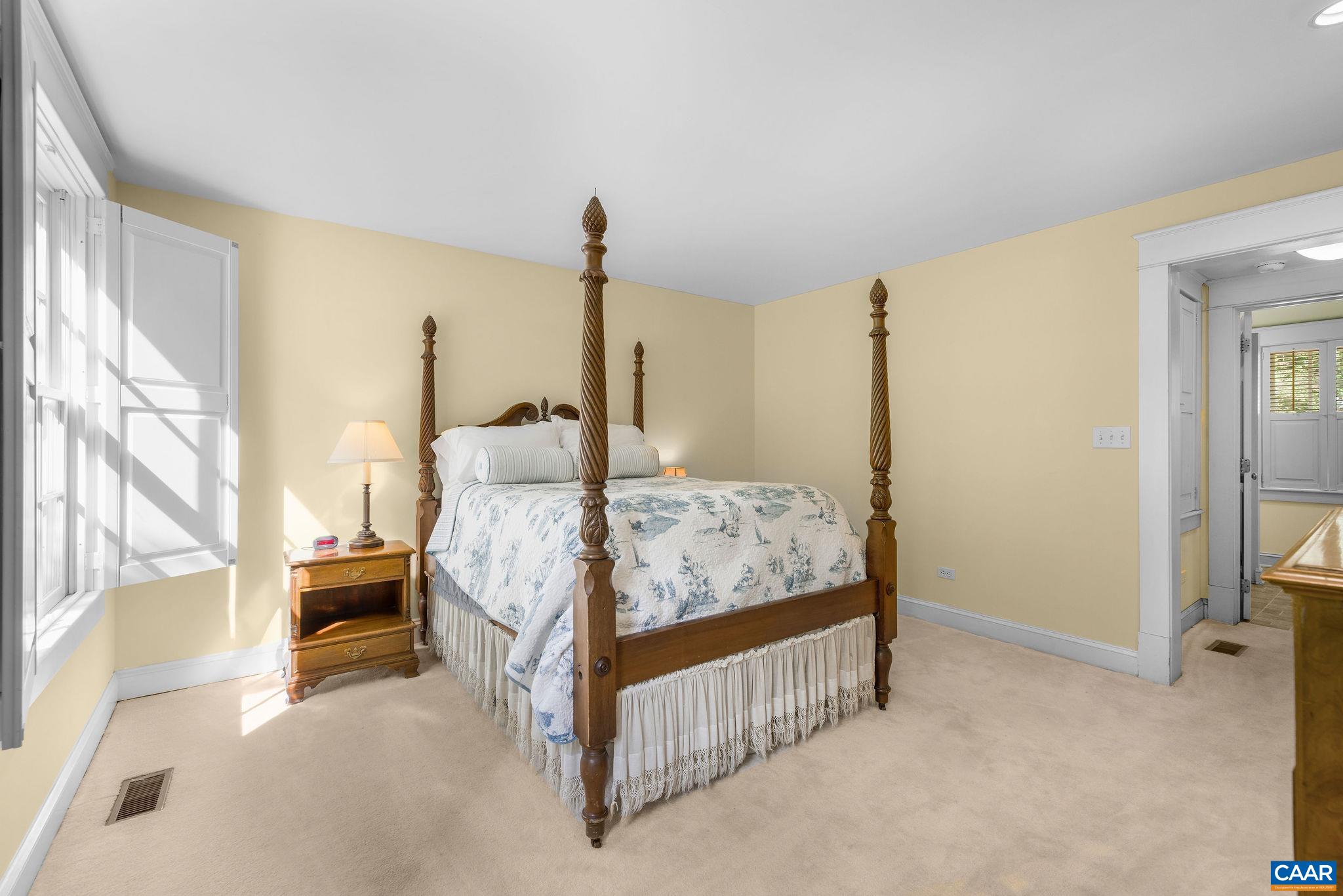 2616 JEFFERSON PARK CIR