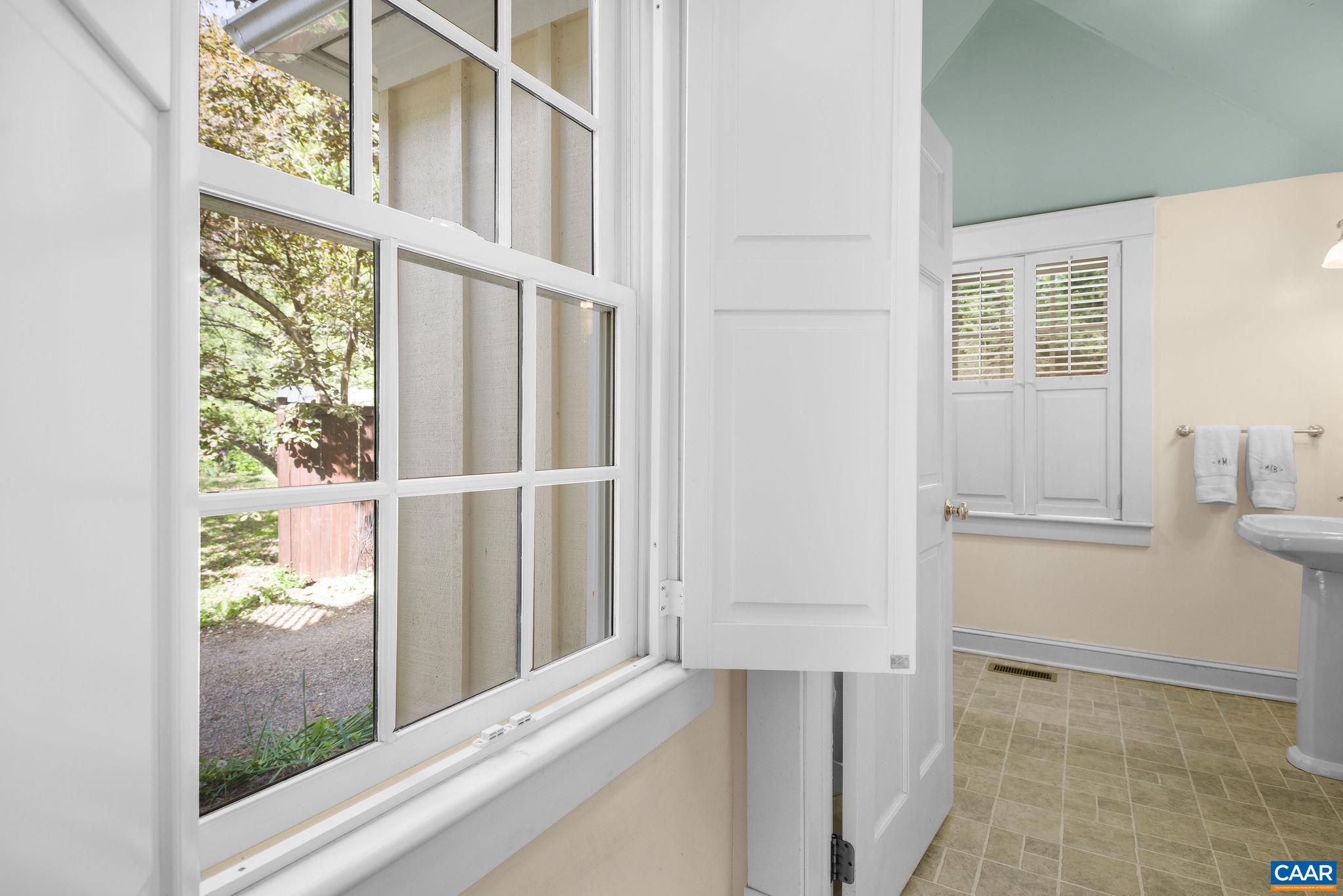 2616 JEFFERSON PARK CIR