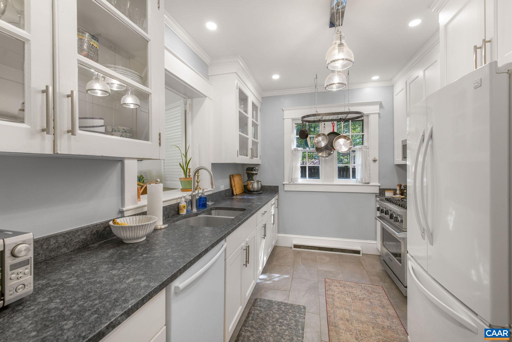 2616 JEFFERSON PARK CIR