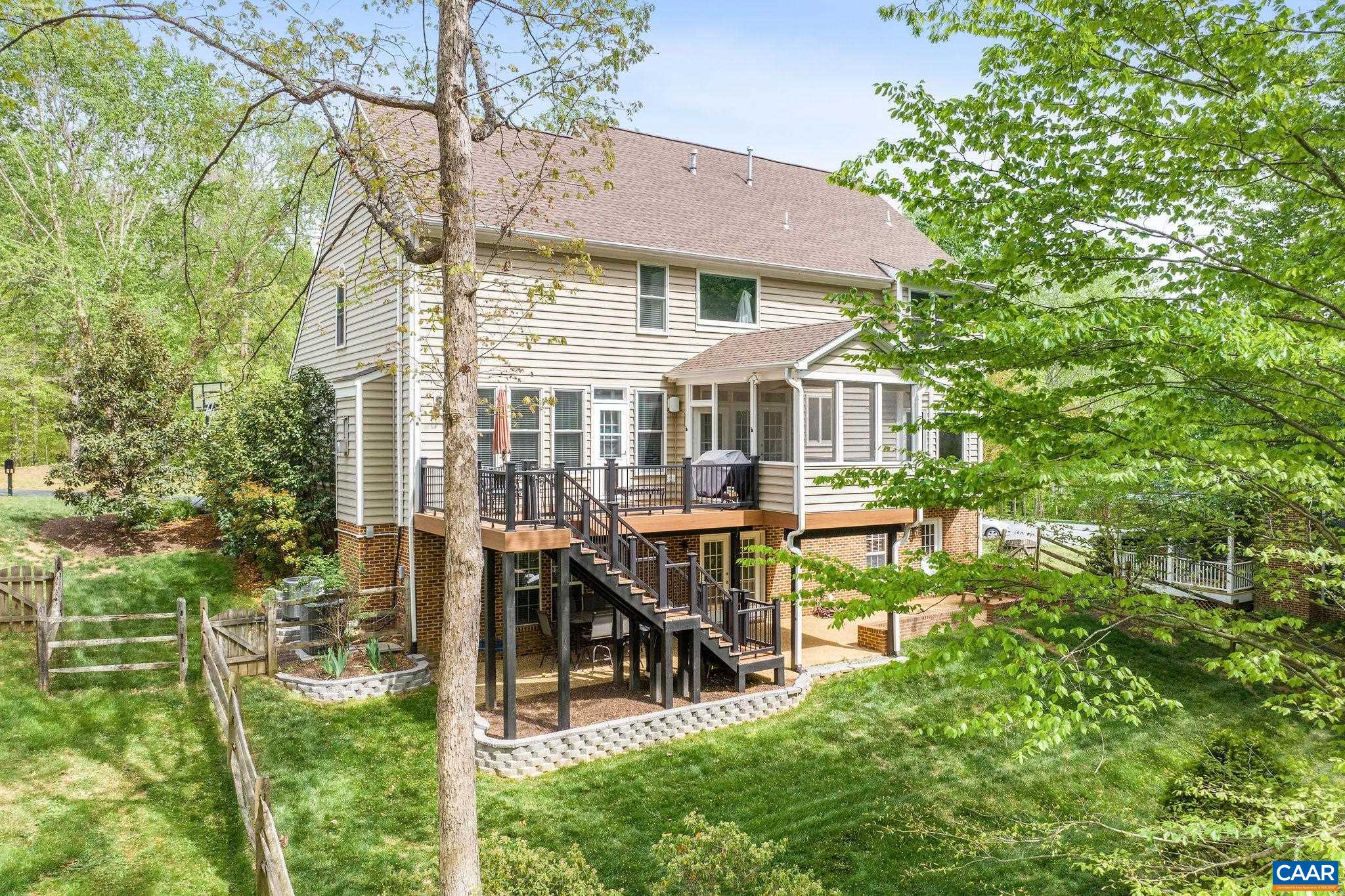 860 CHARTER OAKS DR
