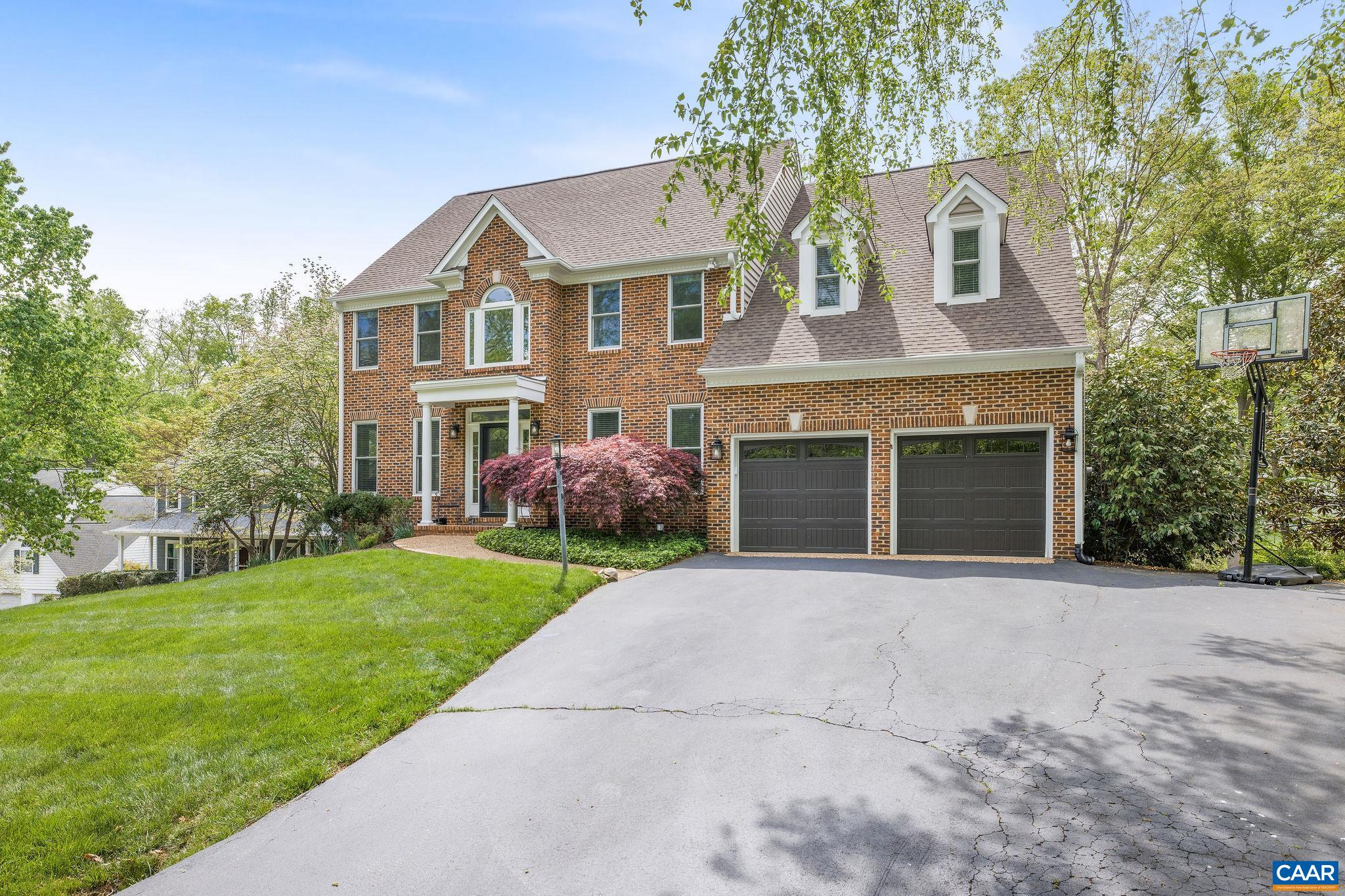 860 CHARTER OAKS DR