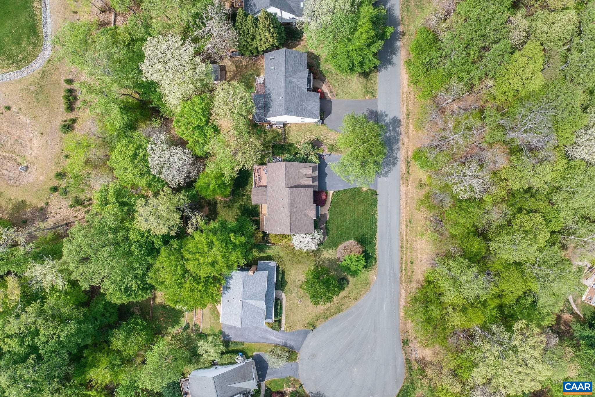 860 CHARTER OAKS DR