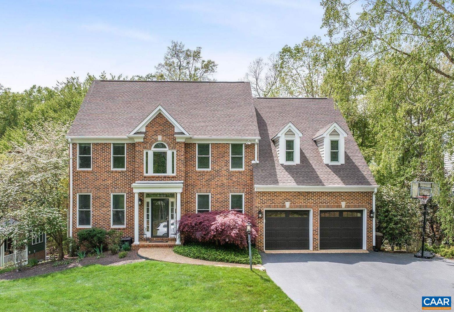 860 CHARTER OAKS DR