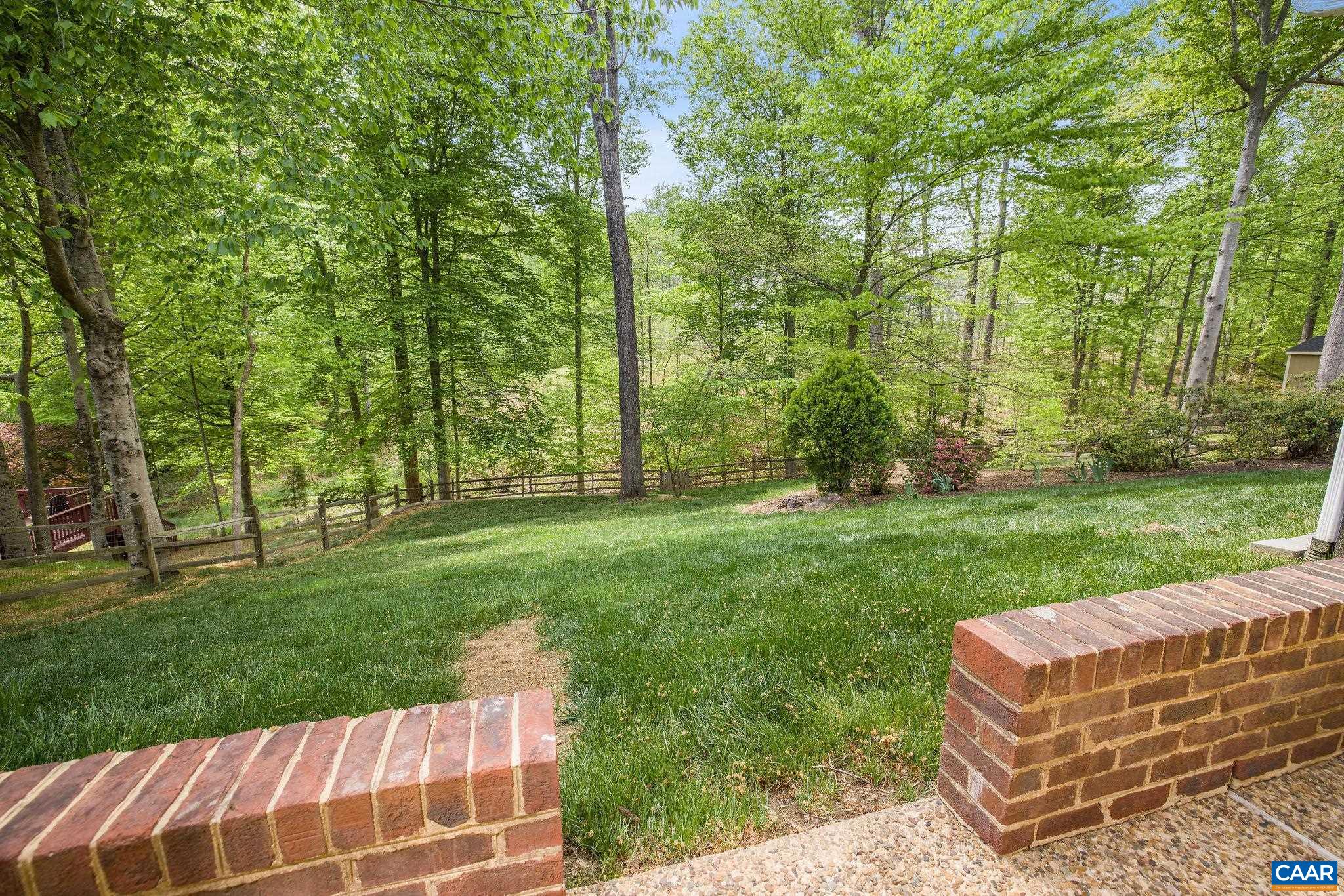 860 CHARTER OAKS DR