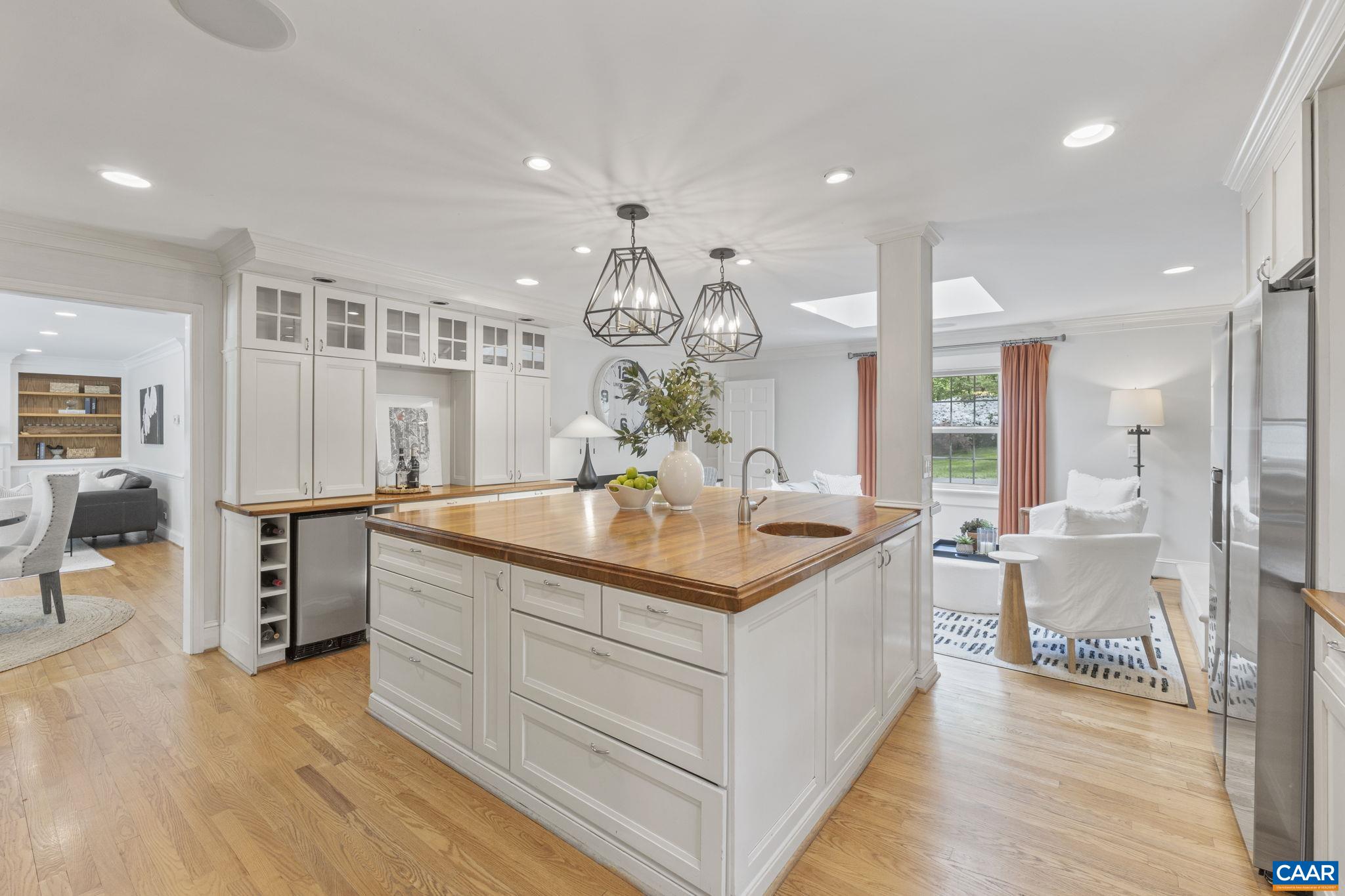 872 FLORDON DR