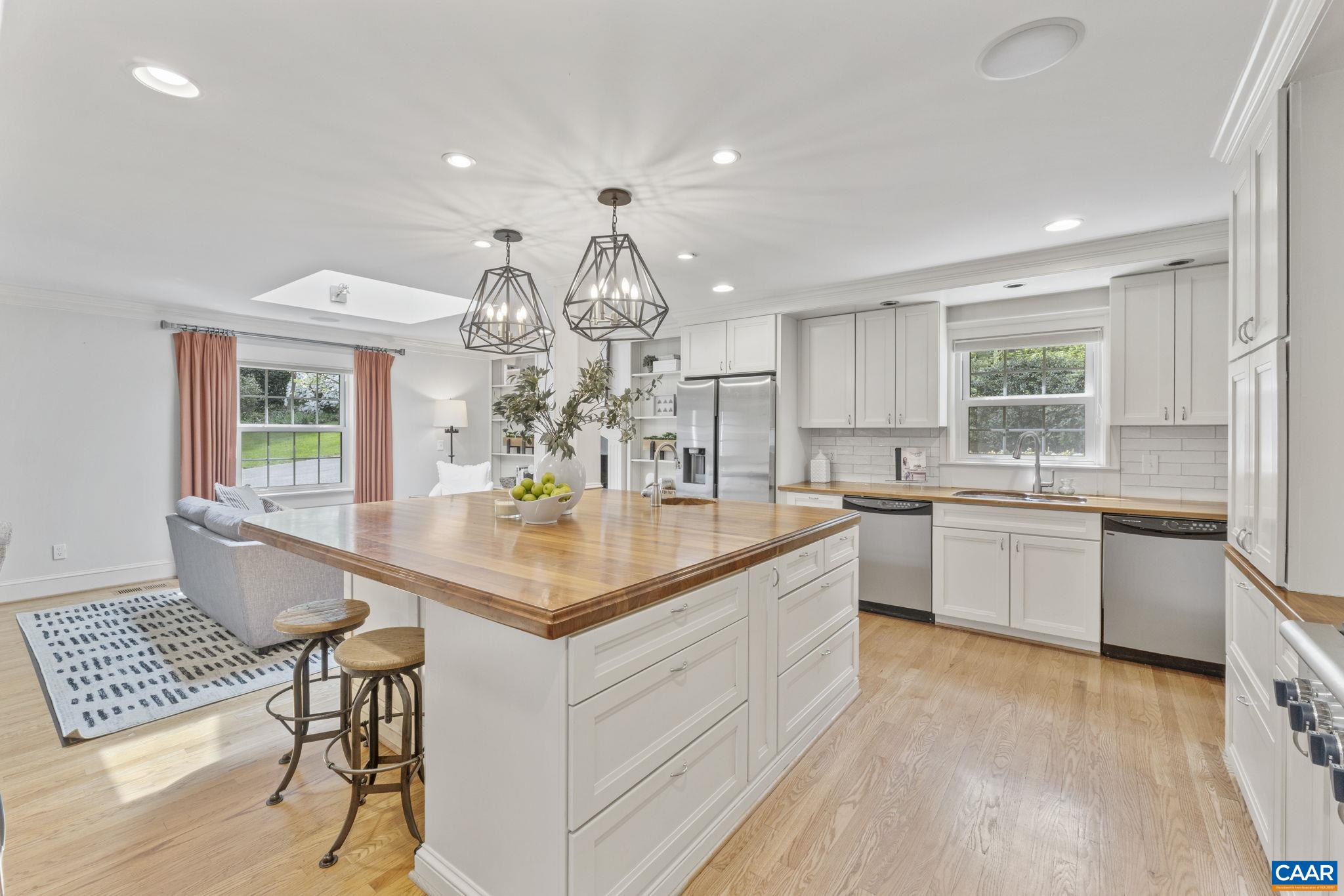872 FLORDON DR