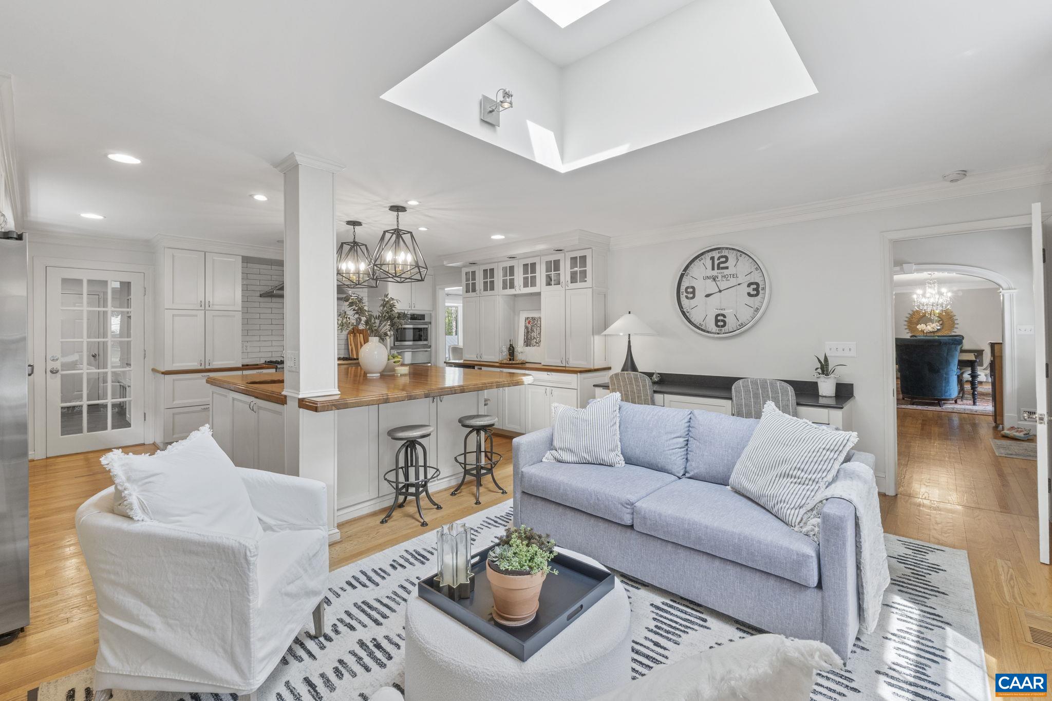 872 FLORDON DR