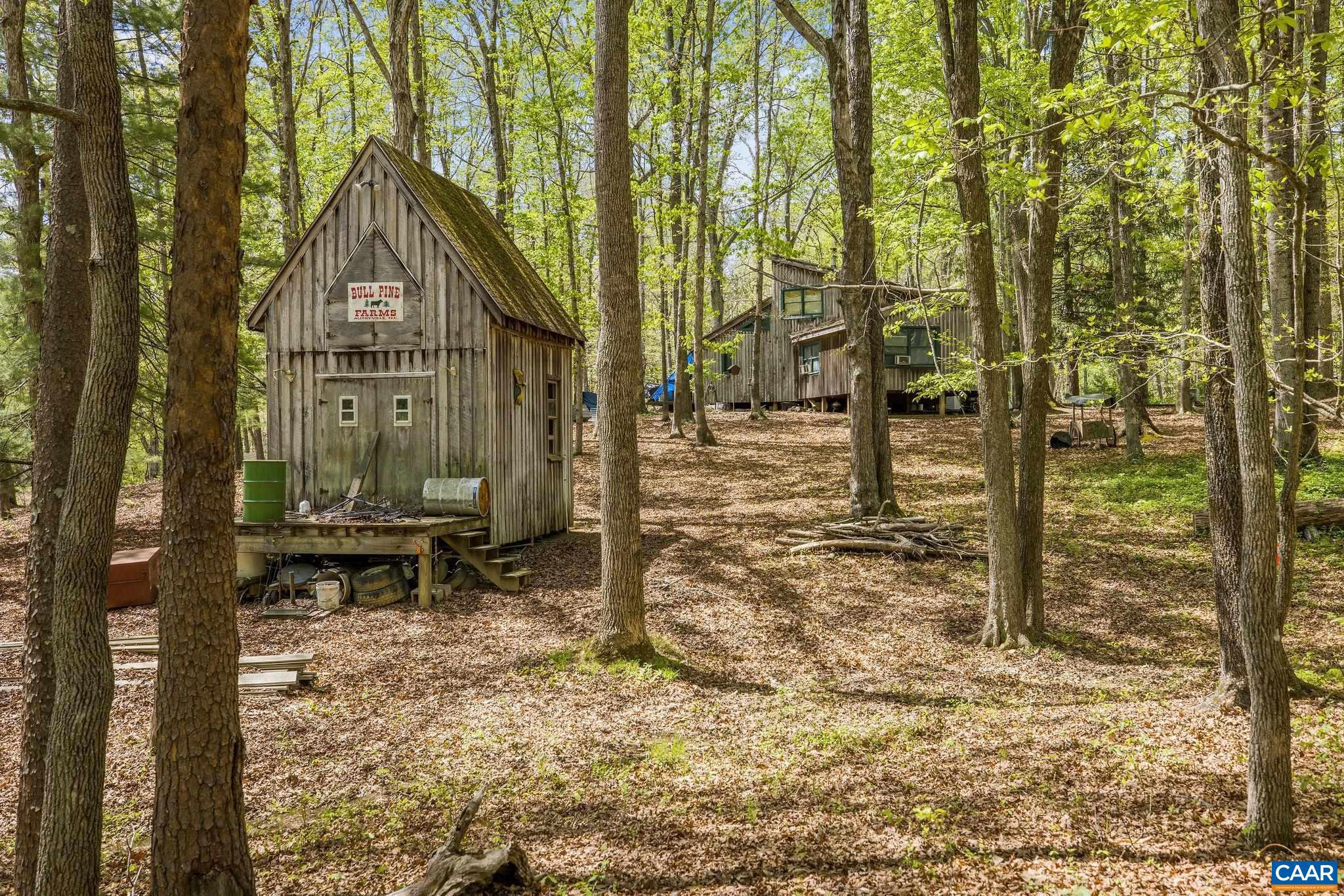 2176 LINDSAY RD