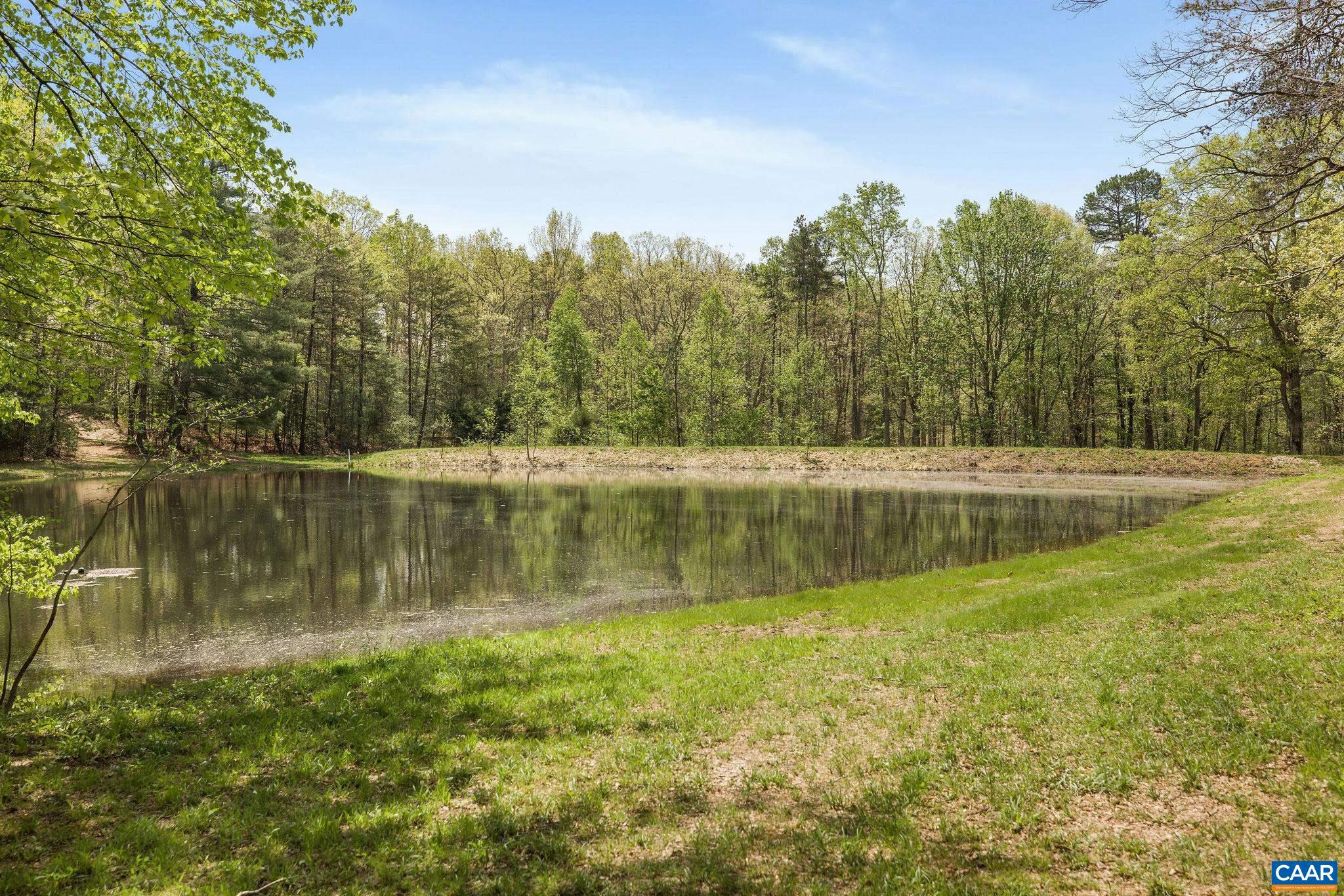 2176 LINDSAY RD