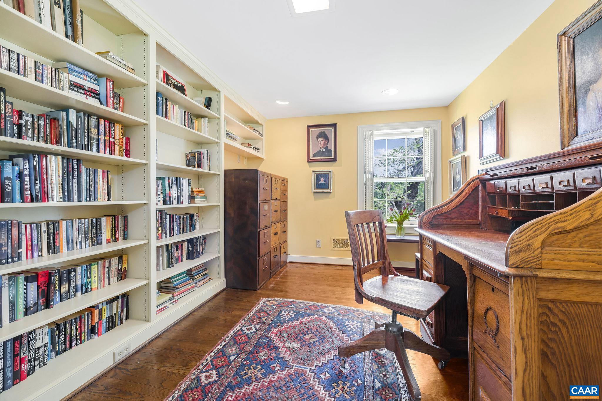 2176 LINDSAY RD