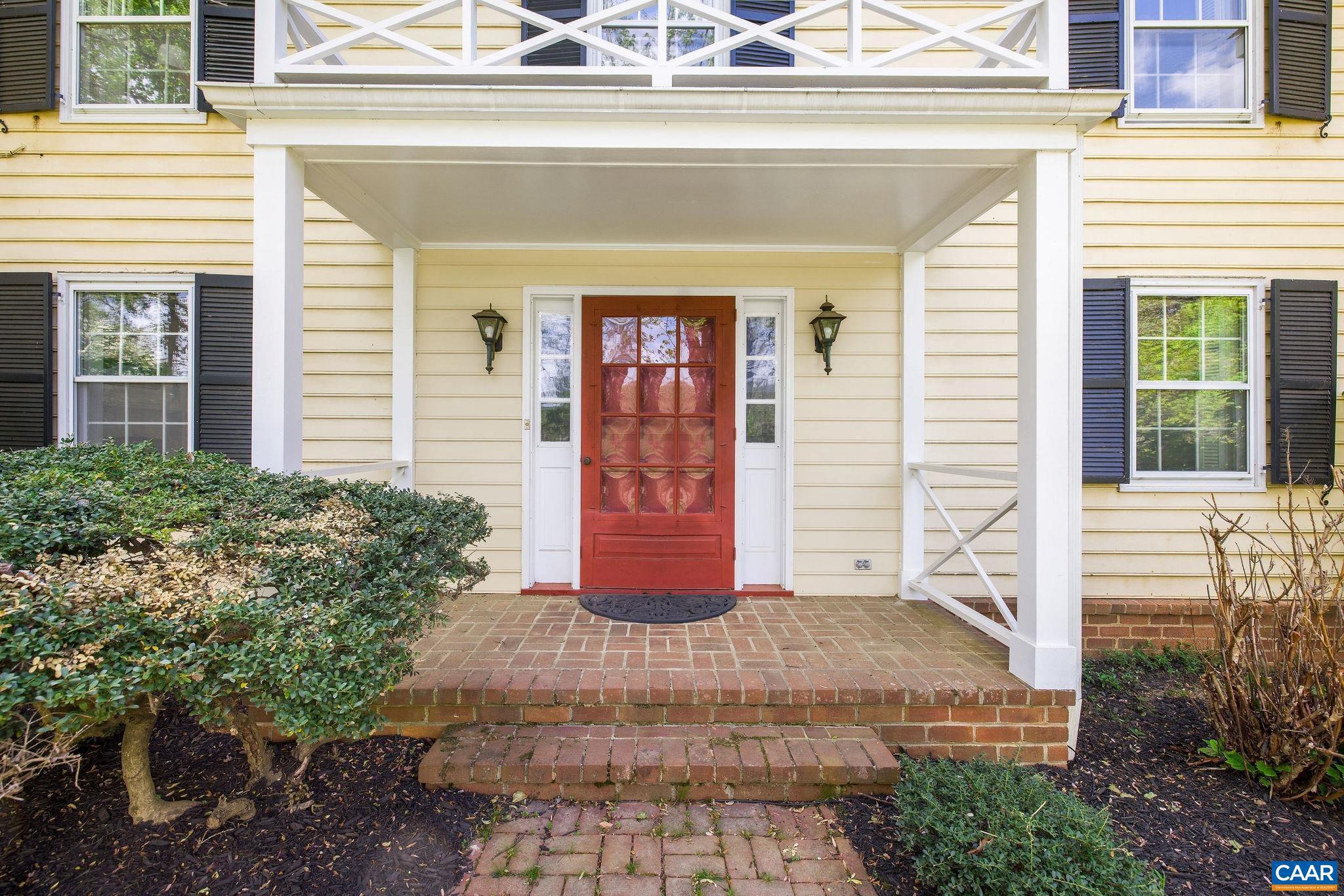 2176 LINDSAY RD