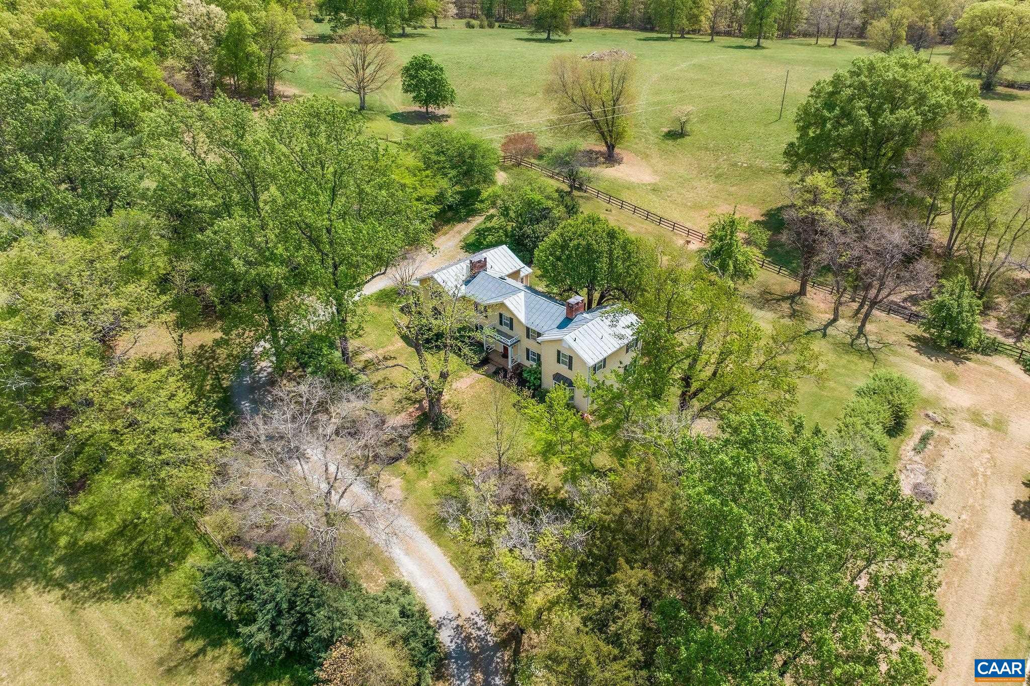 2176 LINDSAY RD