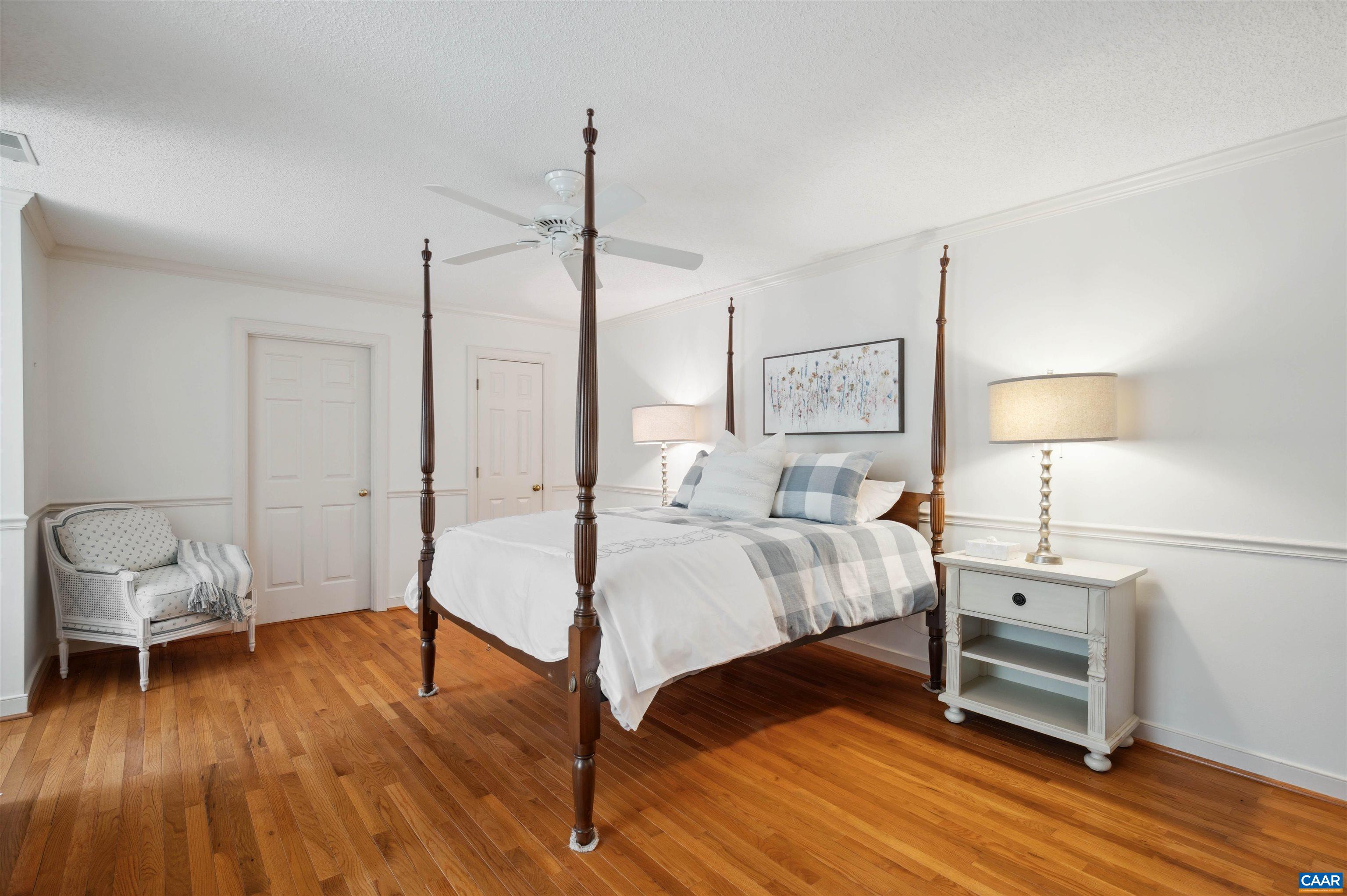 560 LOBLOLLY LN