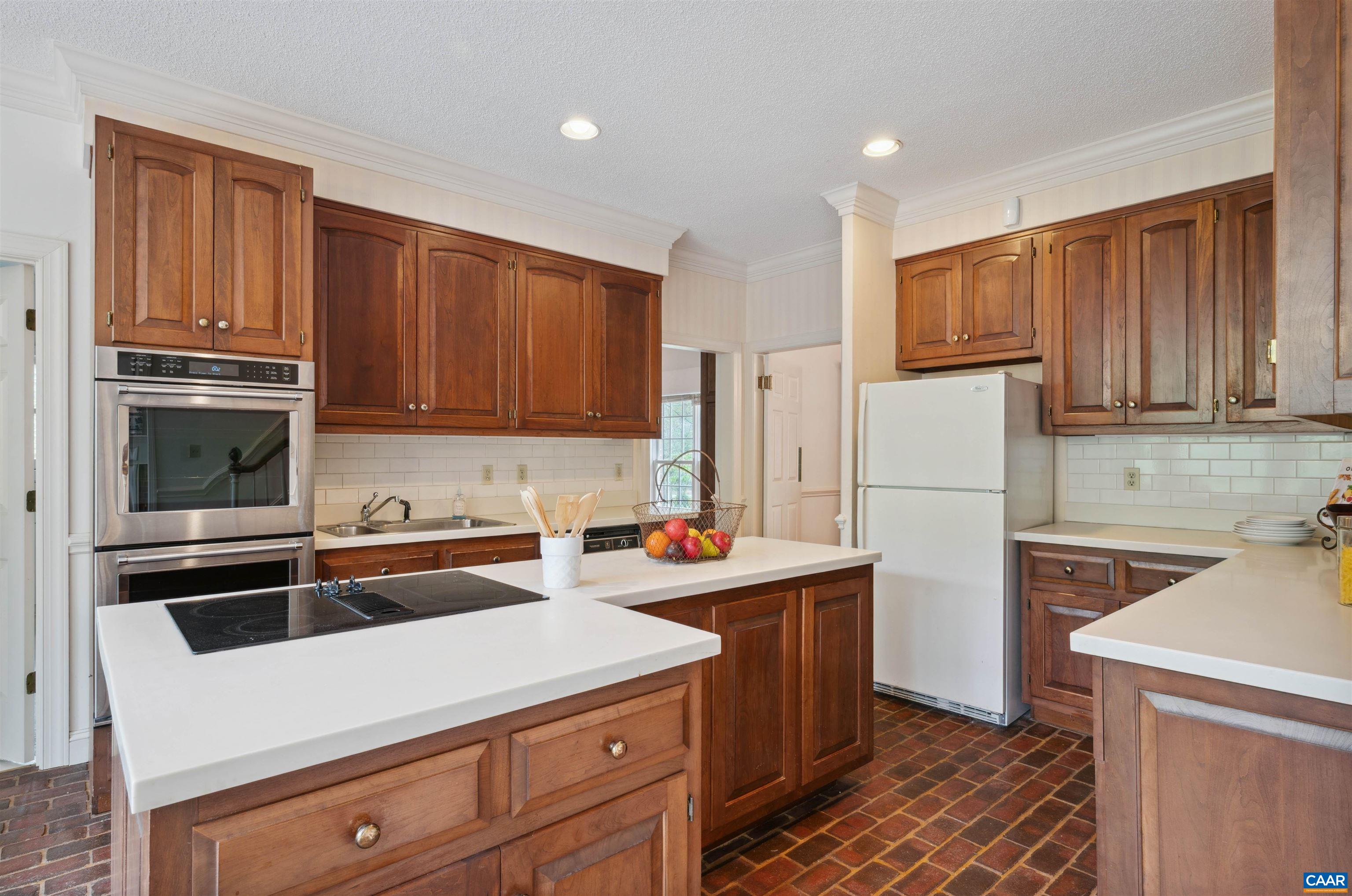 560 LOBLOLLY LN