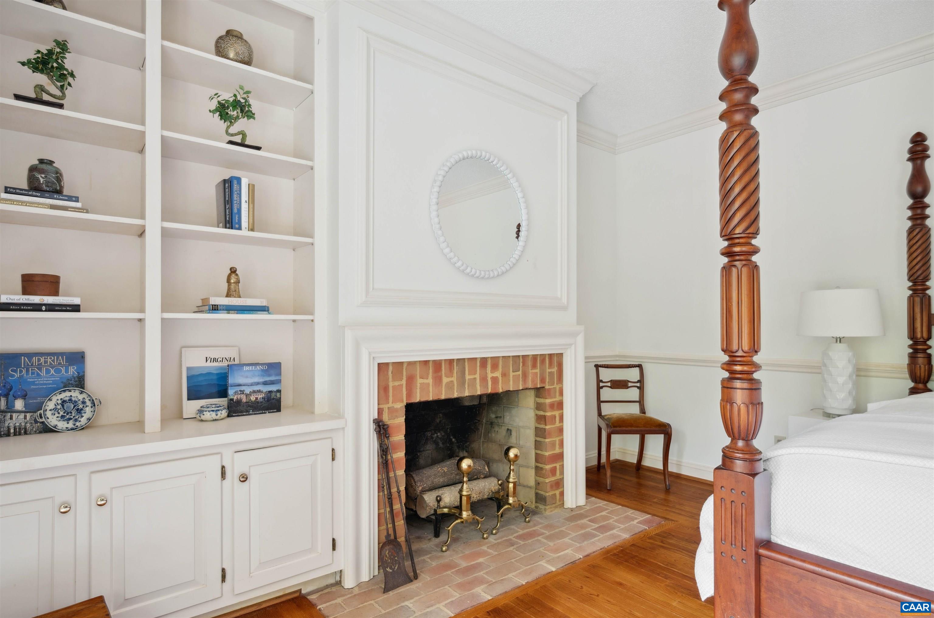 560 LOBLOLLY LN