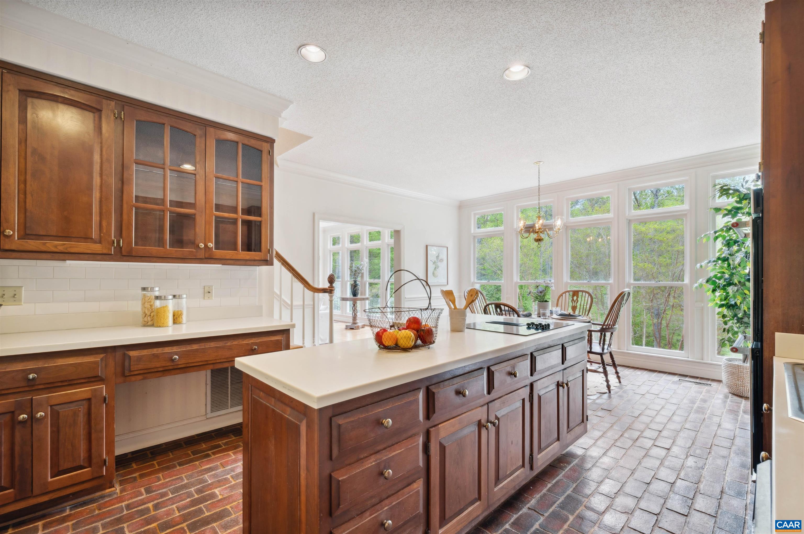560 LOBLOLLY LN