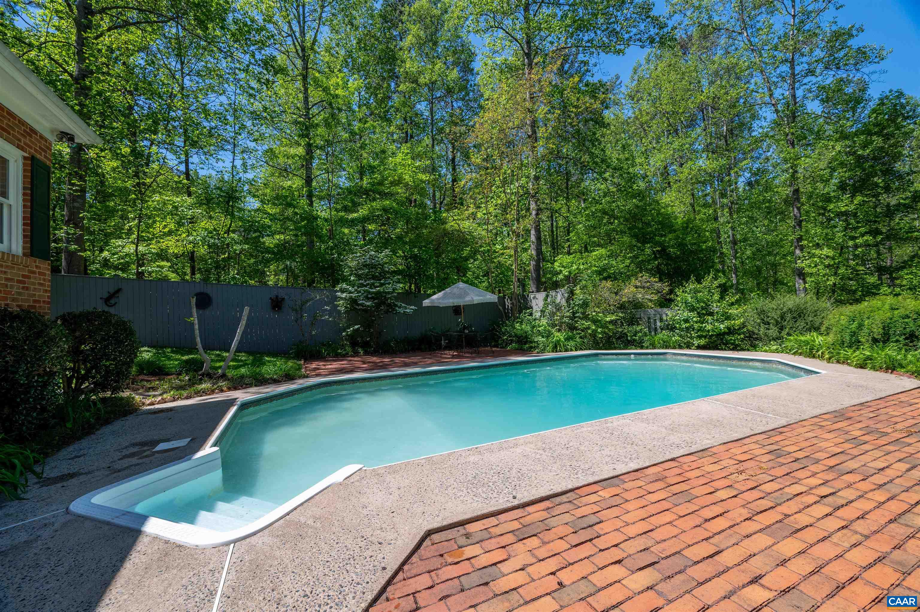 560 LOBLOLLY LN