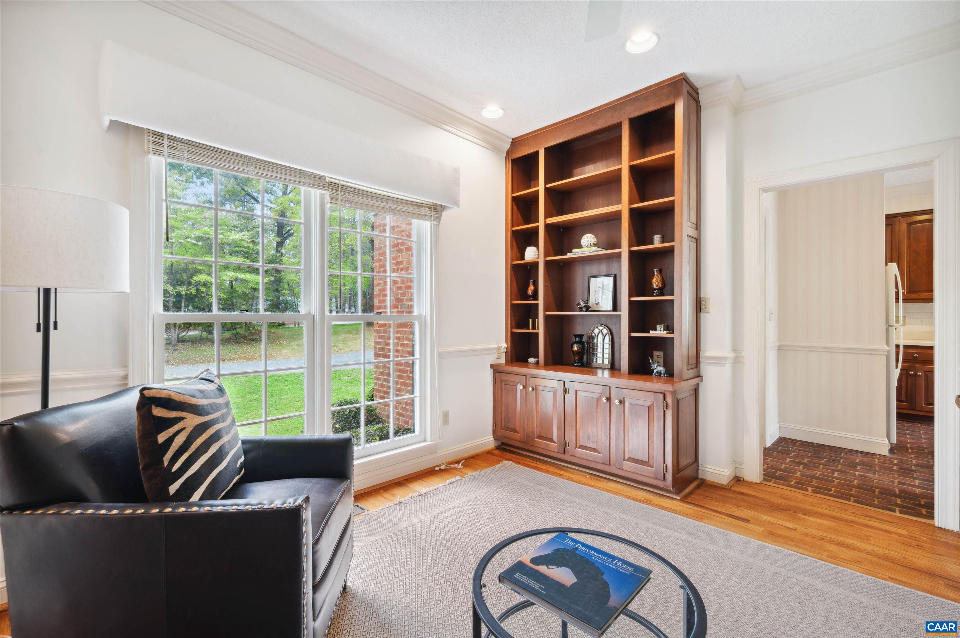 560 LOBLOLLY LN