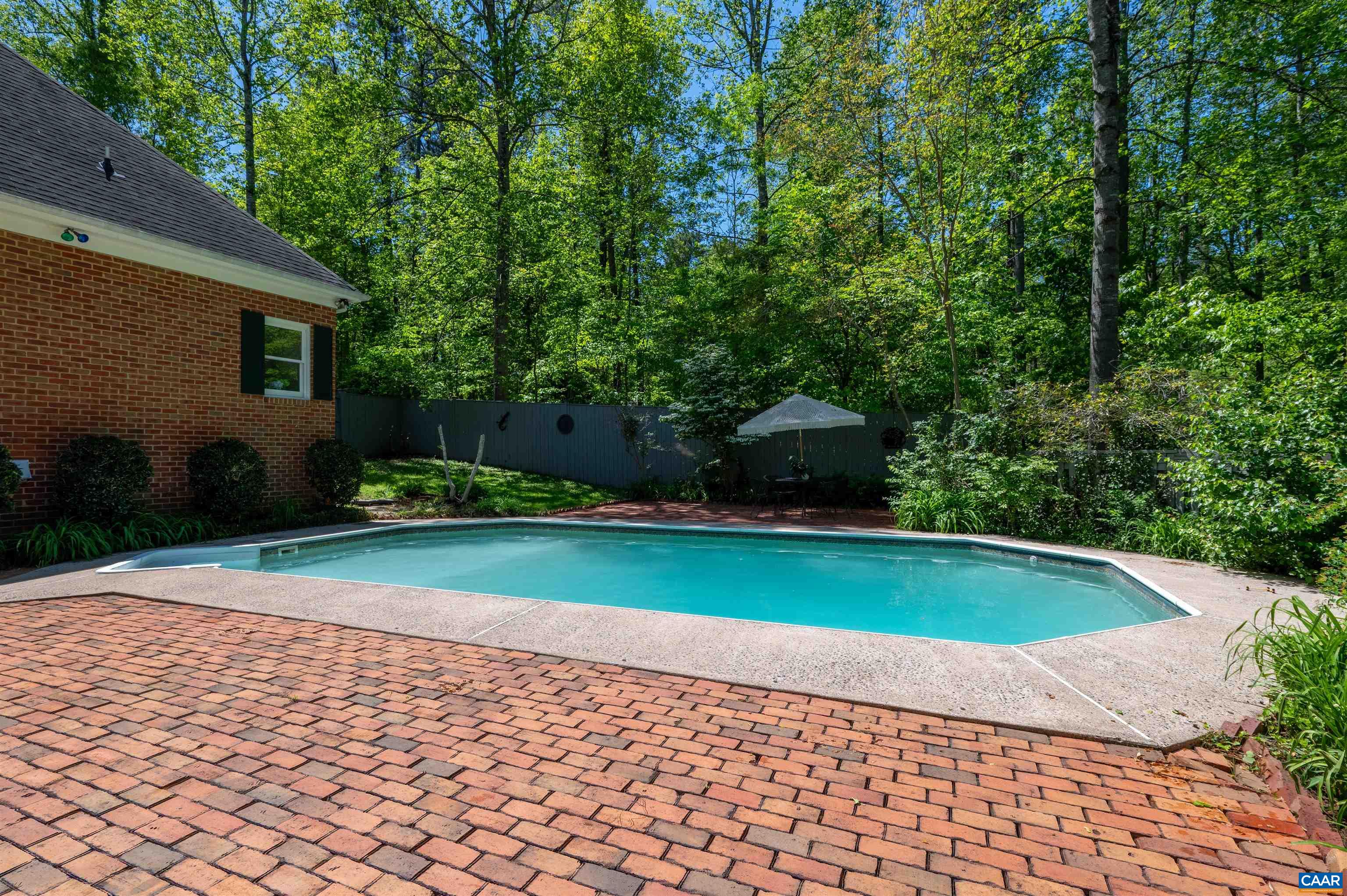 560 LOBLOLLY LN