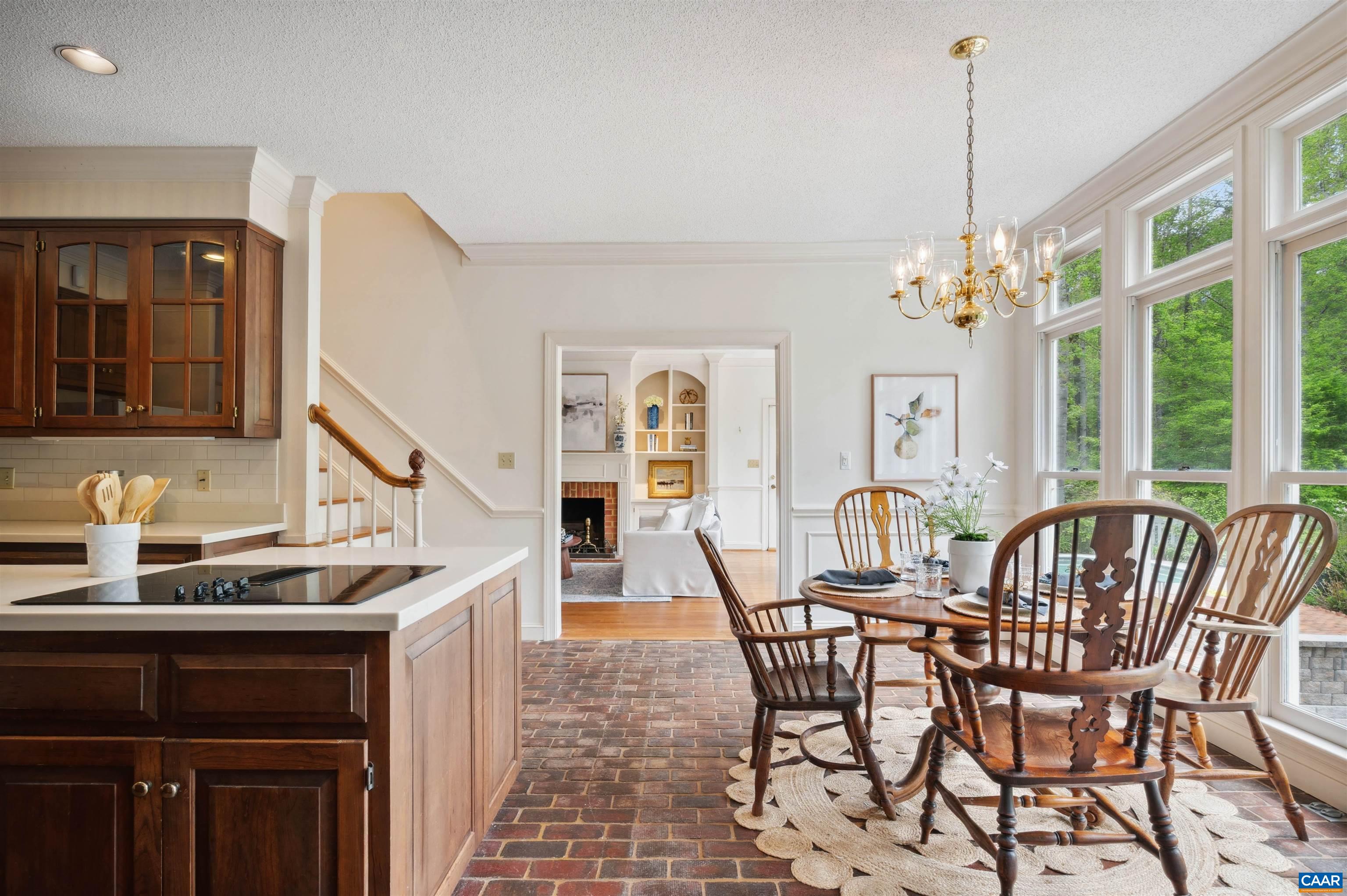 560 LOBLOLLY LN