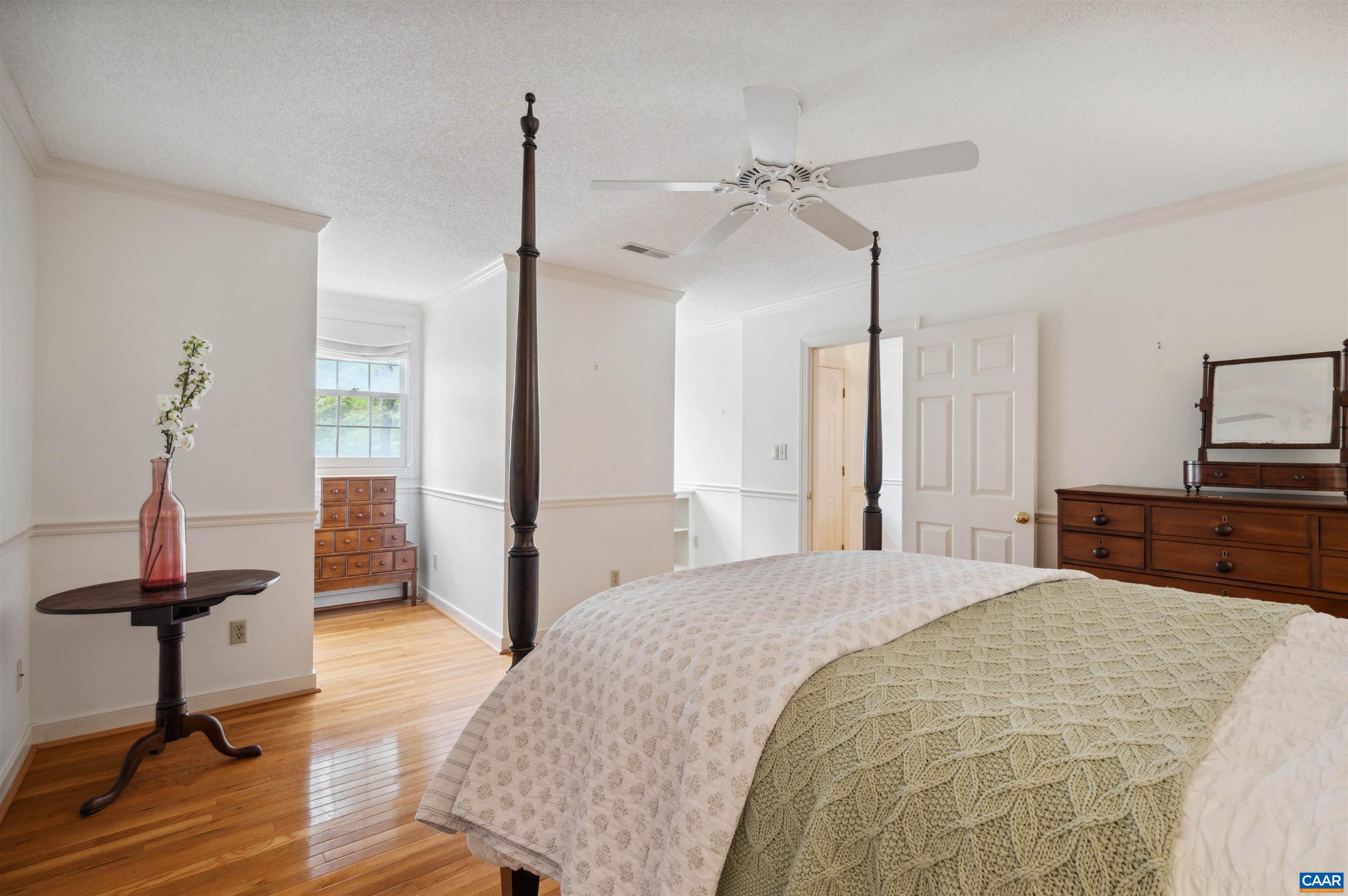 560 LOBLOLLY LN